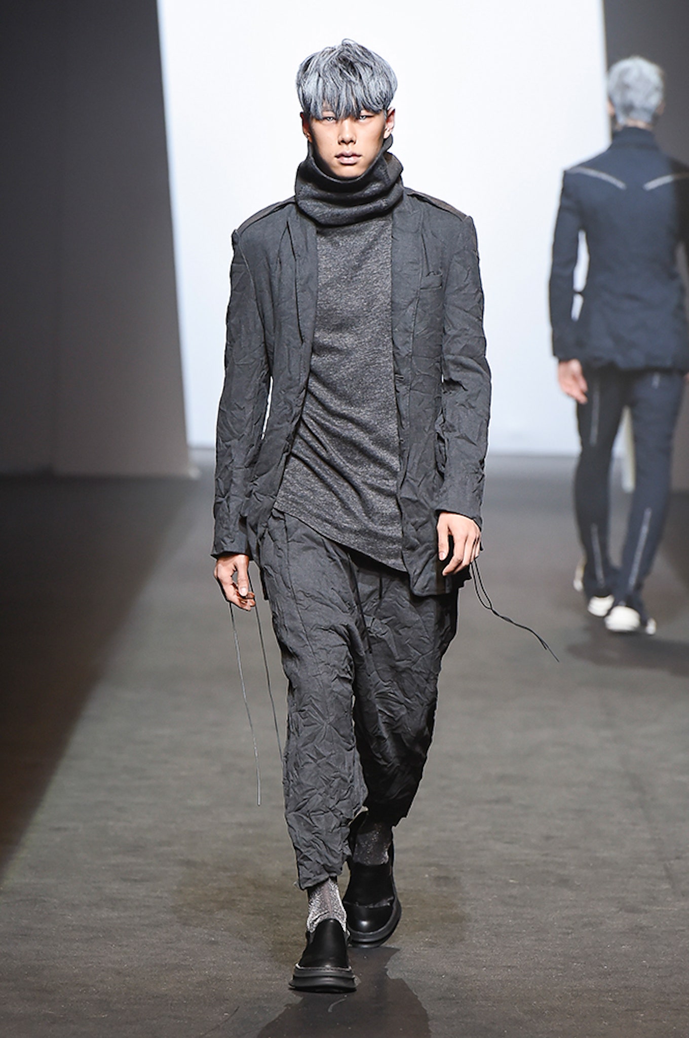 D.Gnak Seoul F/W 17 Look 11