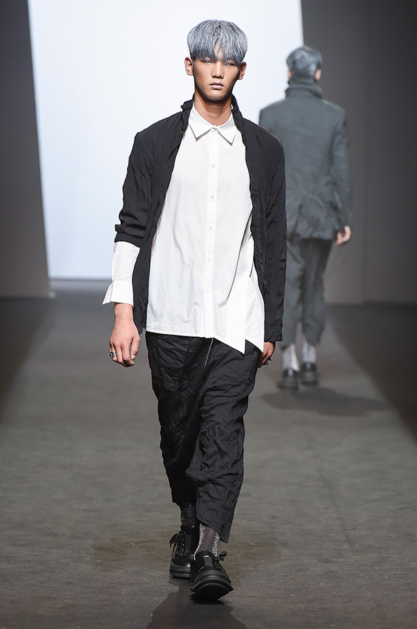 D.Gnak Seoul F/W 17 Look 13