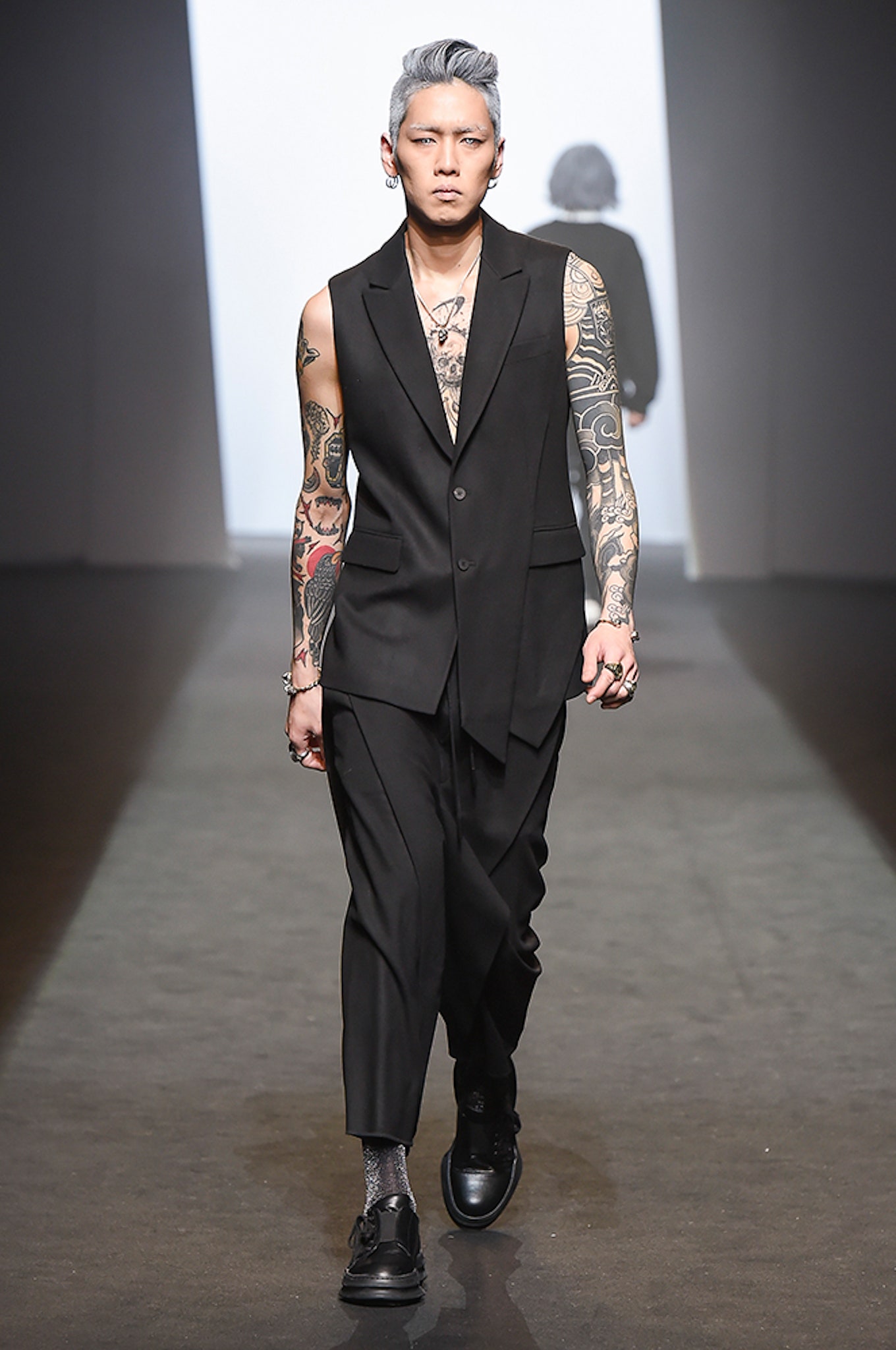 D.Gnak Seoul F/W 17 Look 33