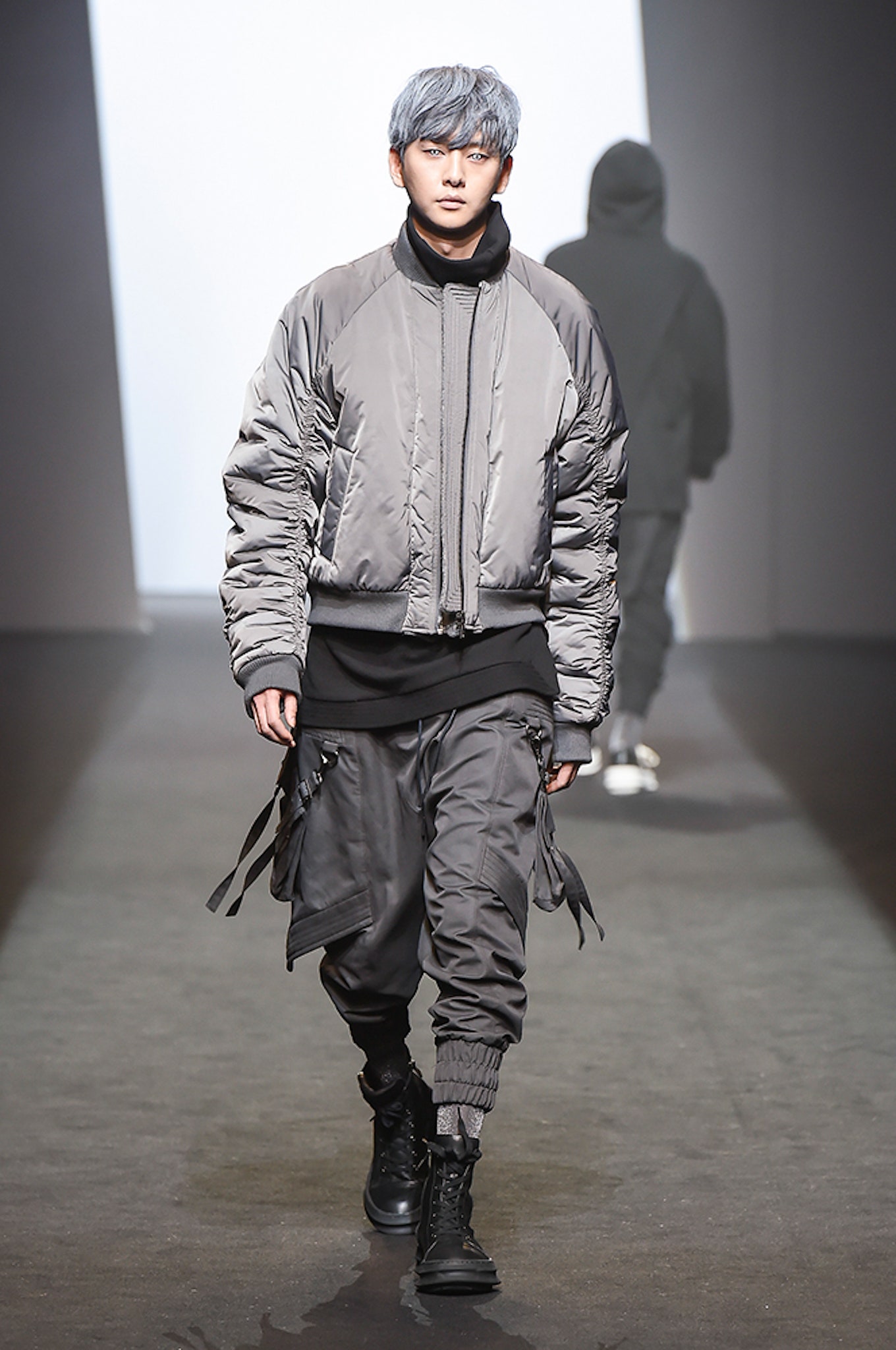 D.Gnak Seoul F/W 17 Look 43
