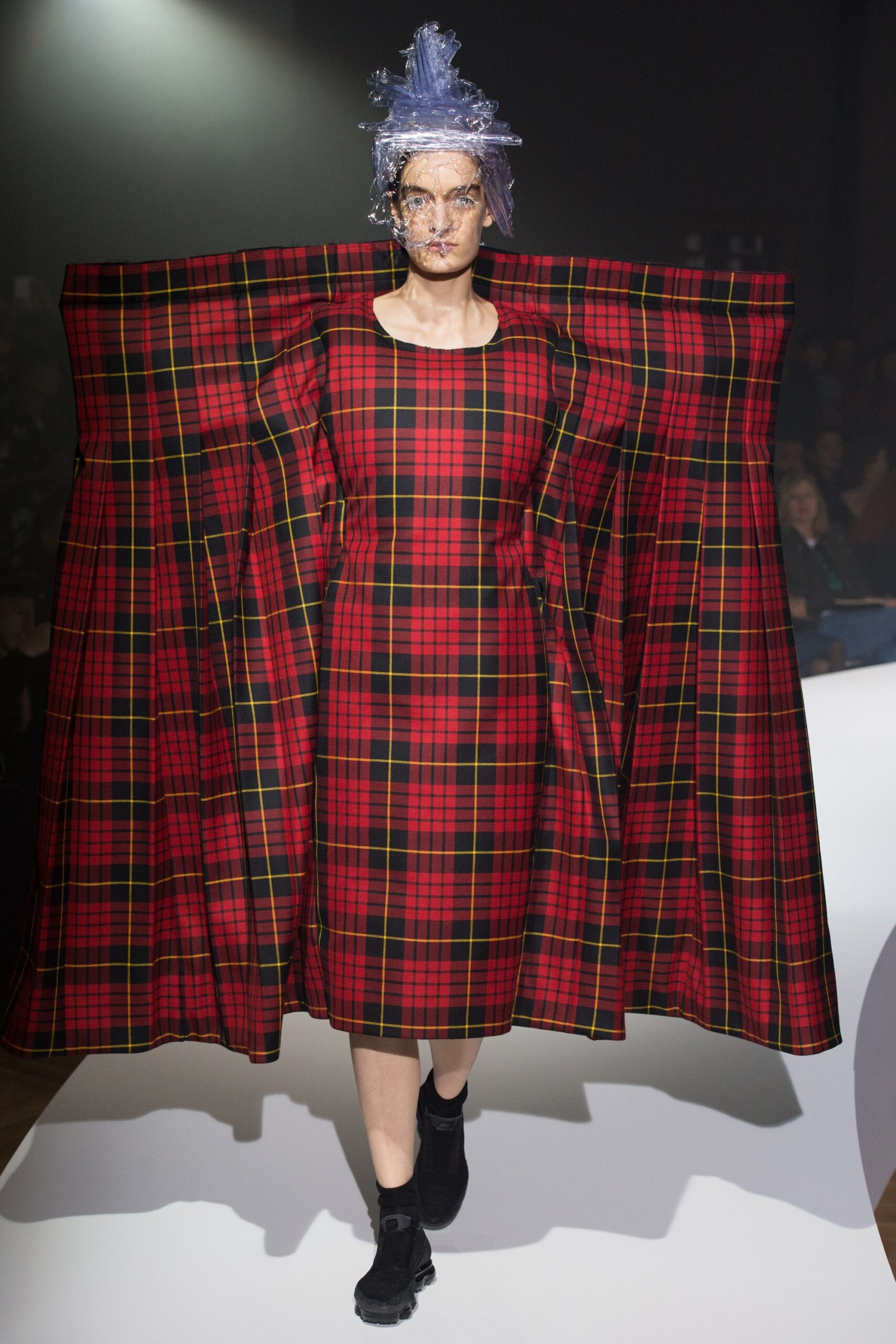 Comme des Garçons S/S 17 Look 75