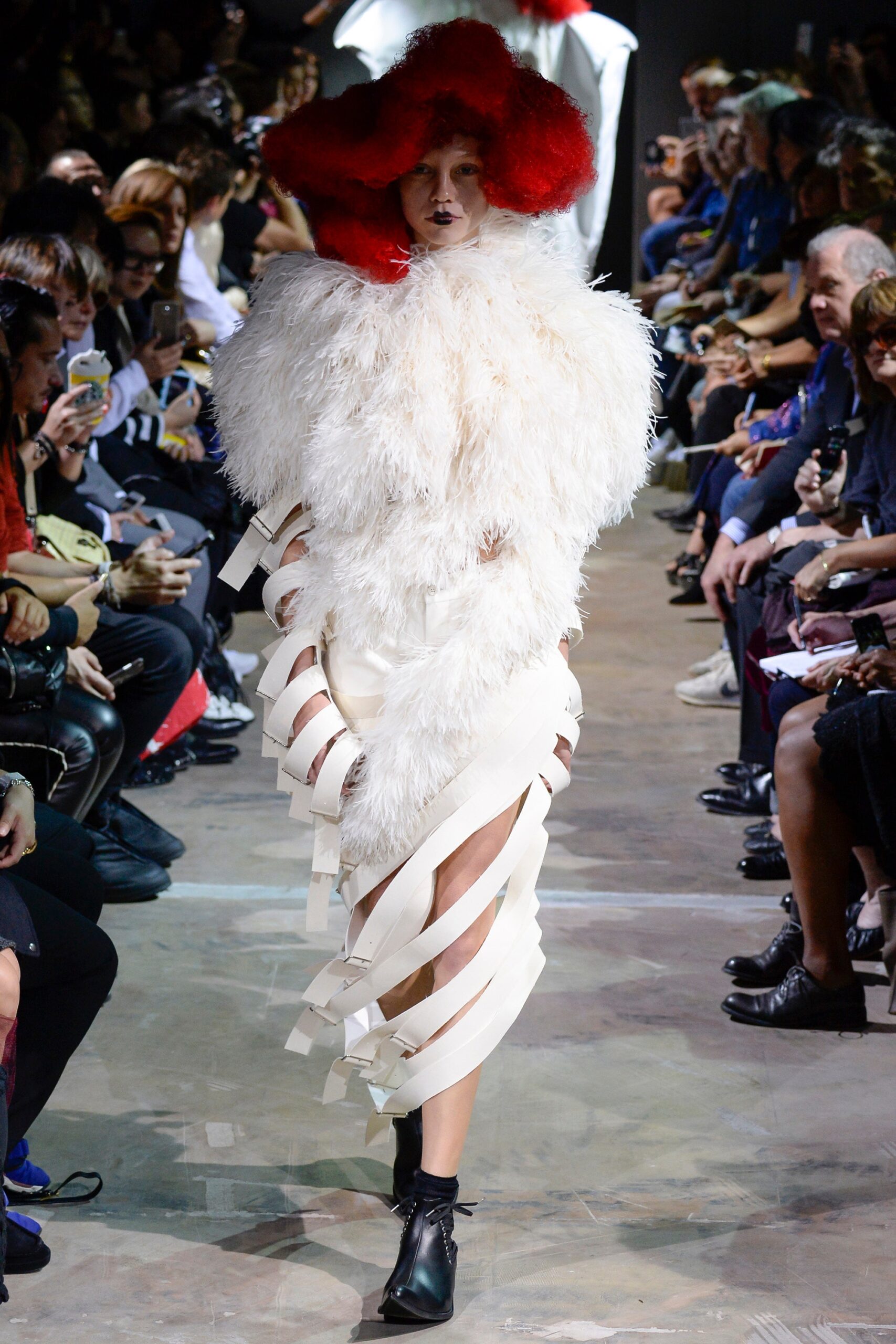 Comme des Garçons S/S 16 Look 119