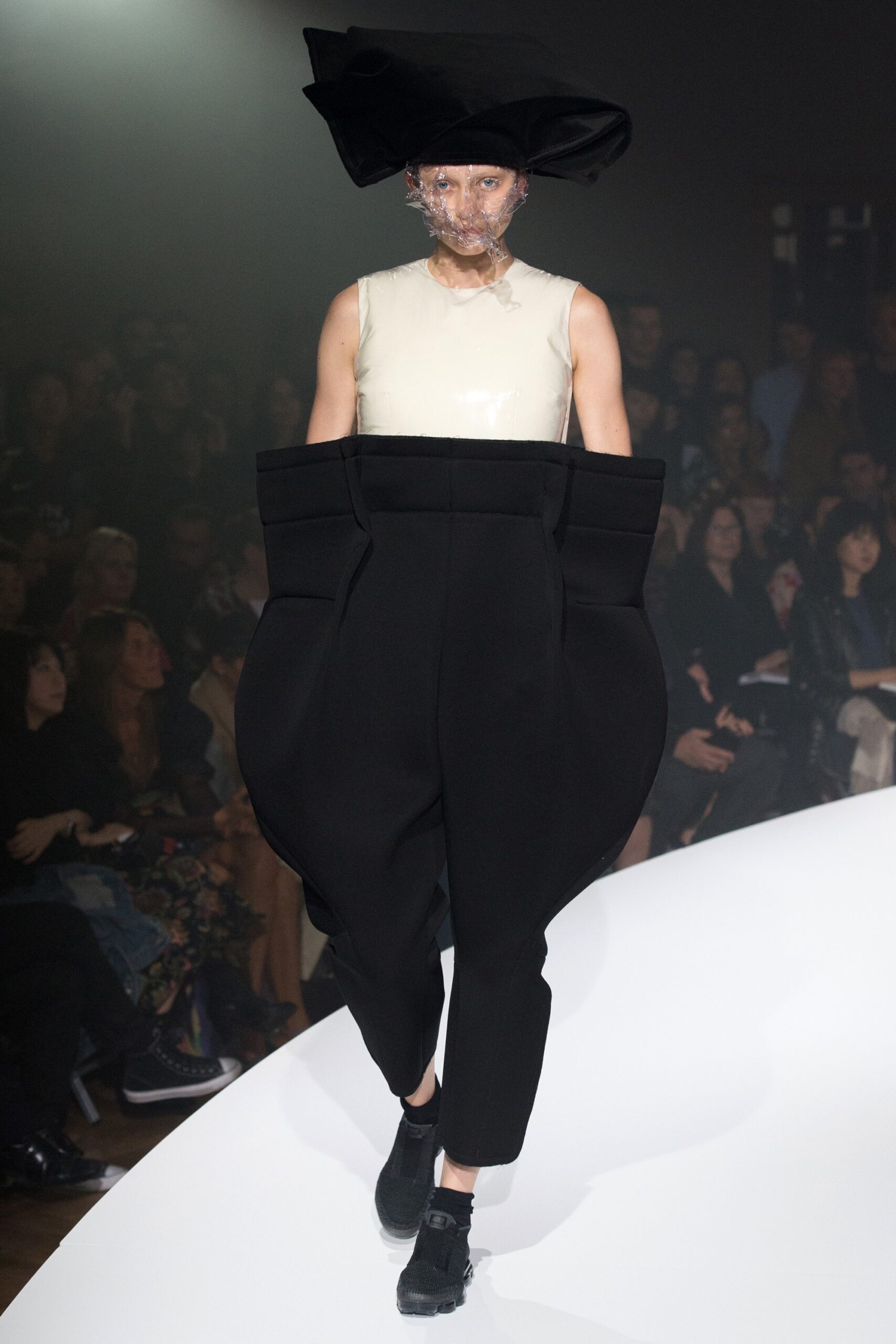 Comme des Garçons S/S 17 Look 138