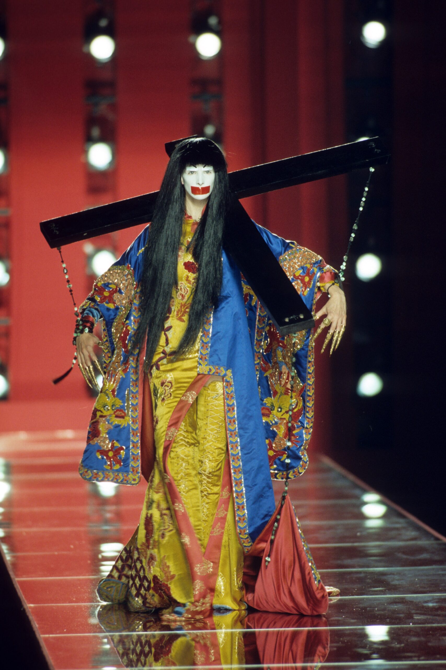 Christian Dior F/W 00 Couture Look 157