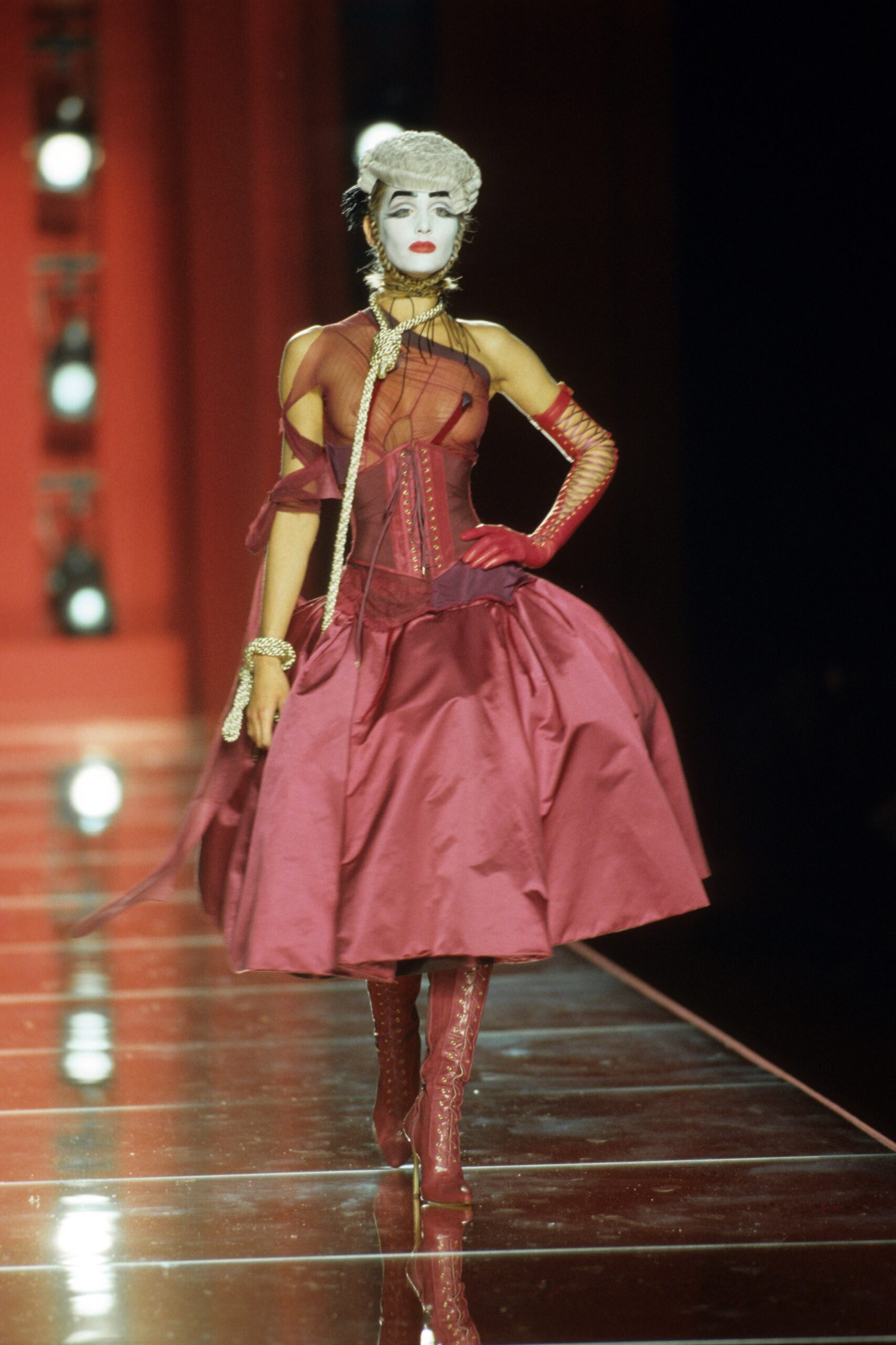 Christian Dior F/W 00 Couture Look 225