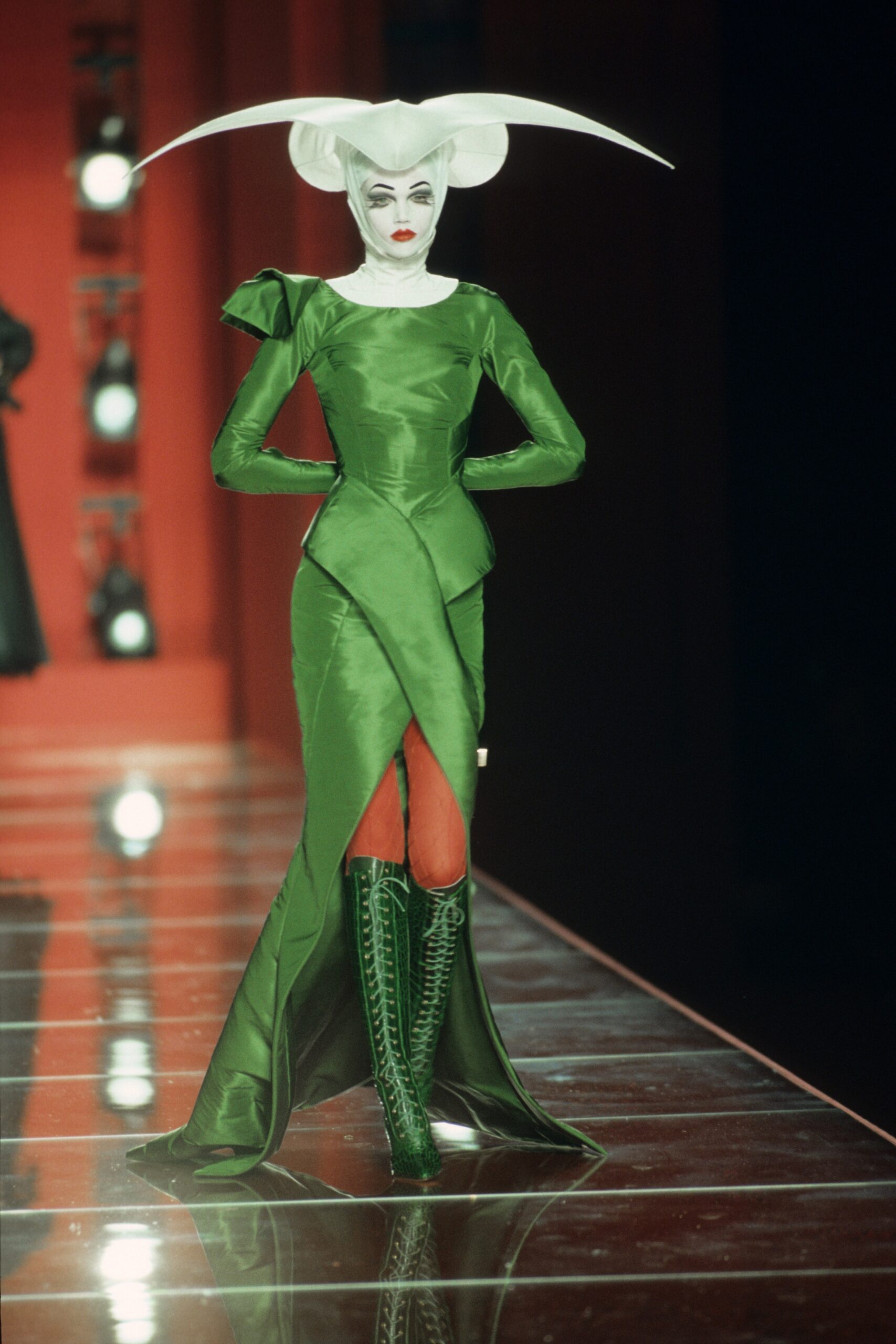 Christian Dior F/W 00 Couture Look 245