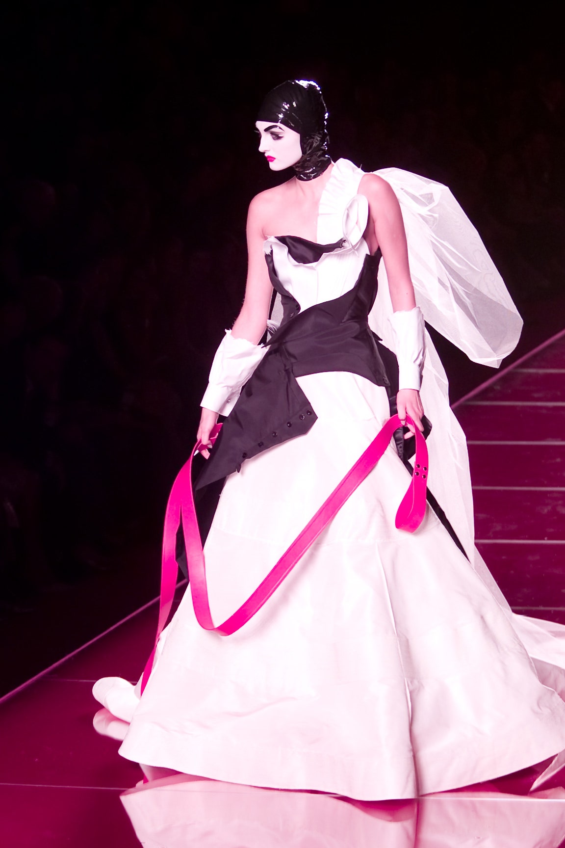 Christian Dior F/W 00 Couture Look 288