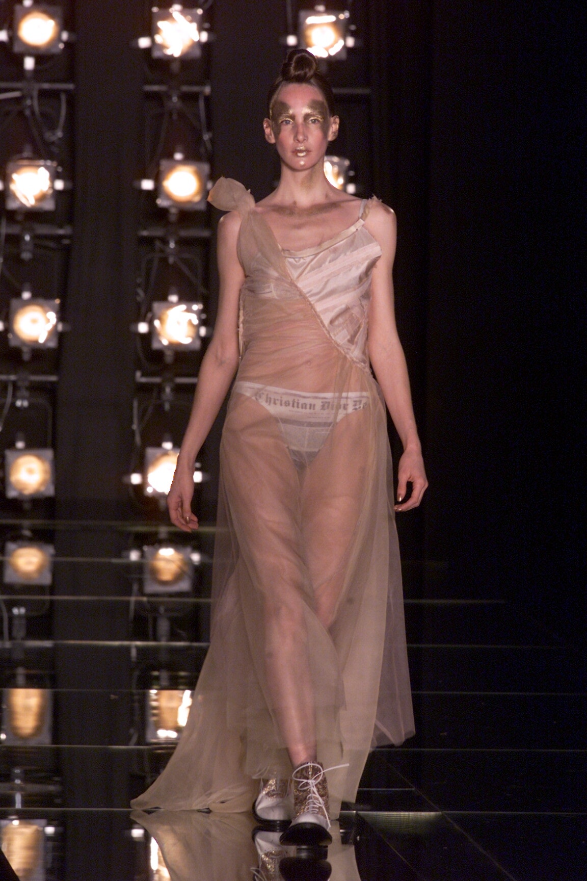 Christian Dior F/W 00 Look 332