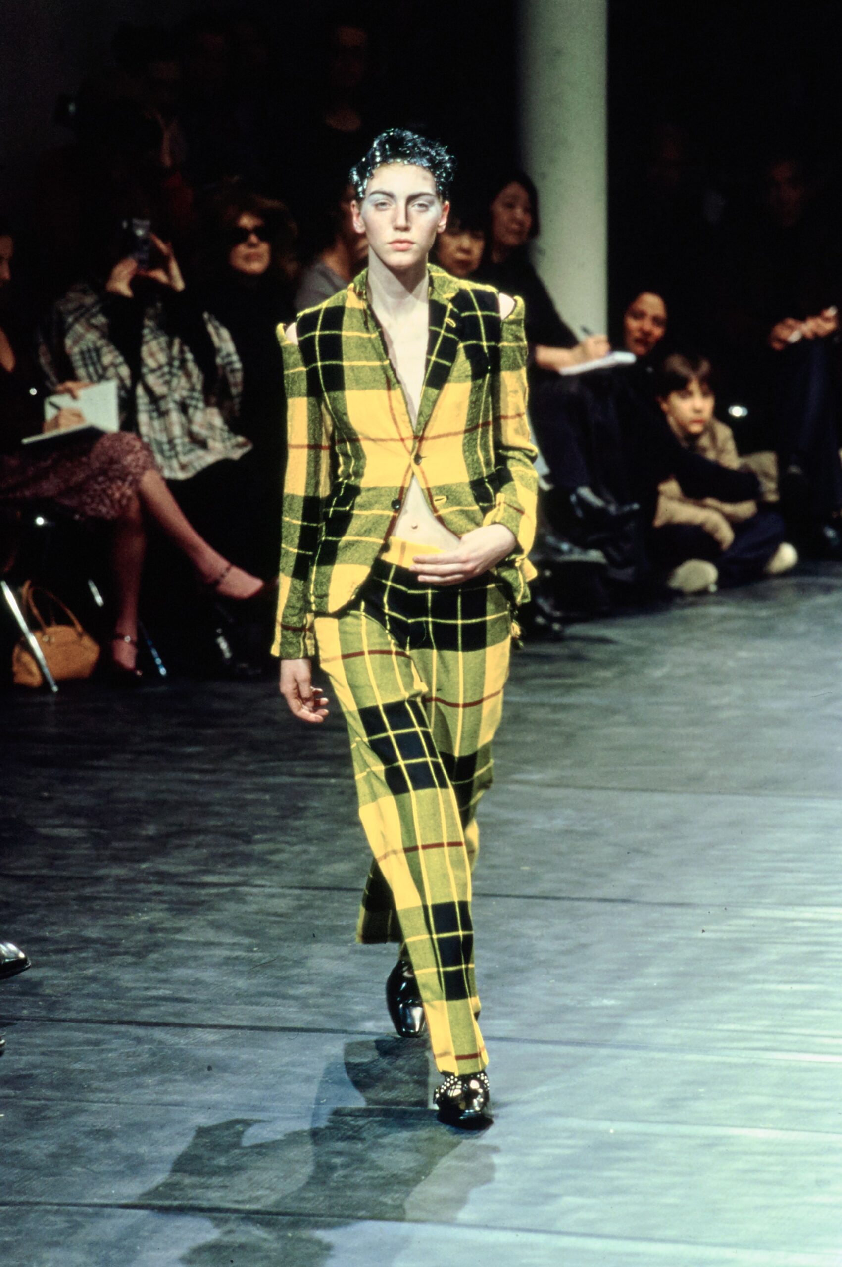 Comme des Garçons F/W 00 Look 87