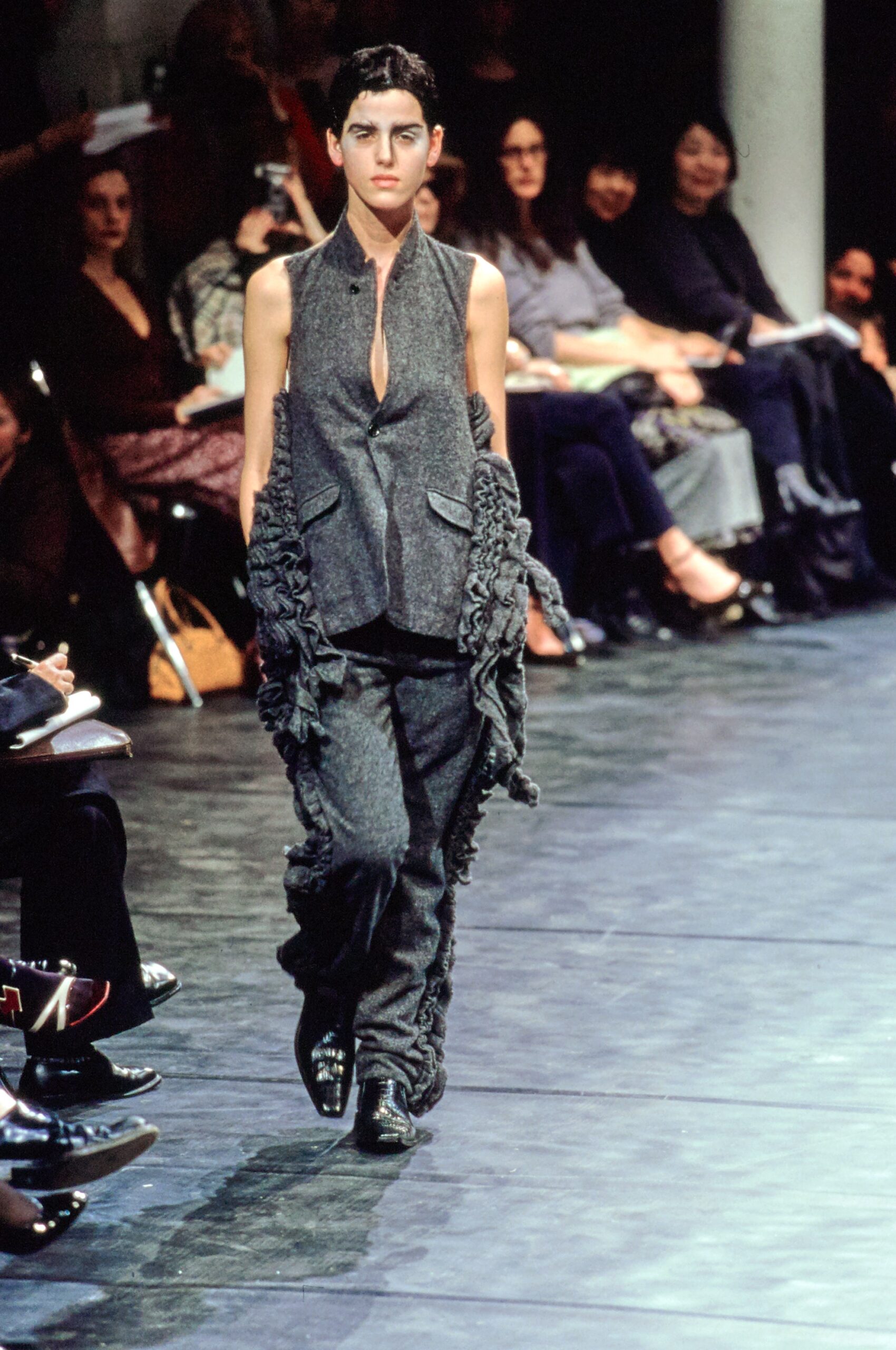 Comme des Garçons F/W 00 Look 528