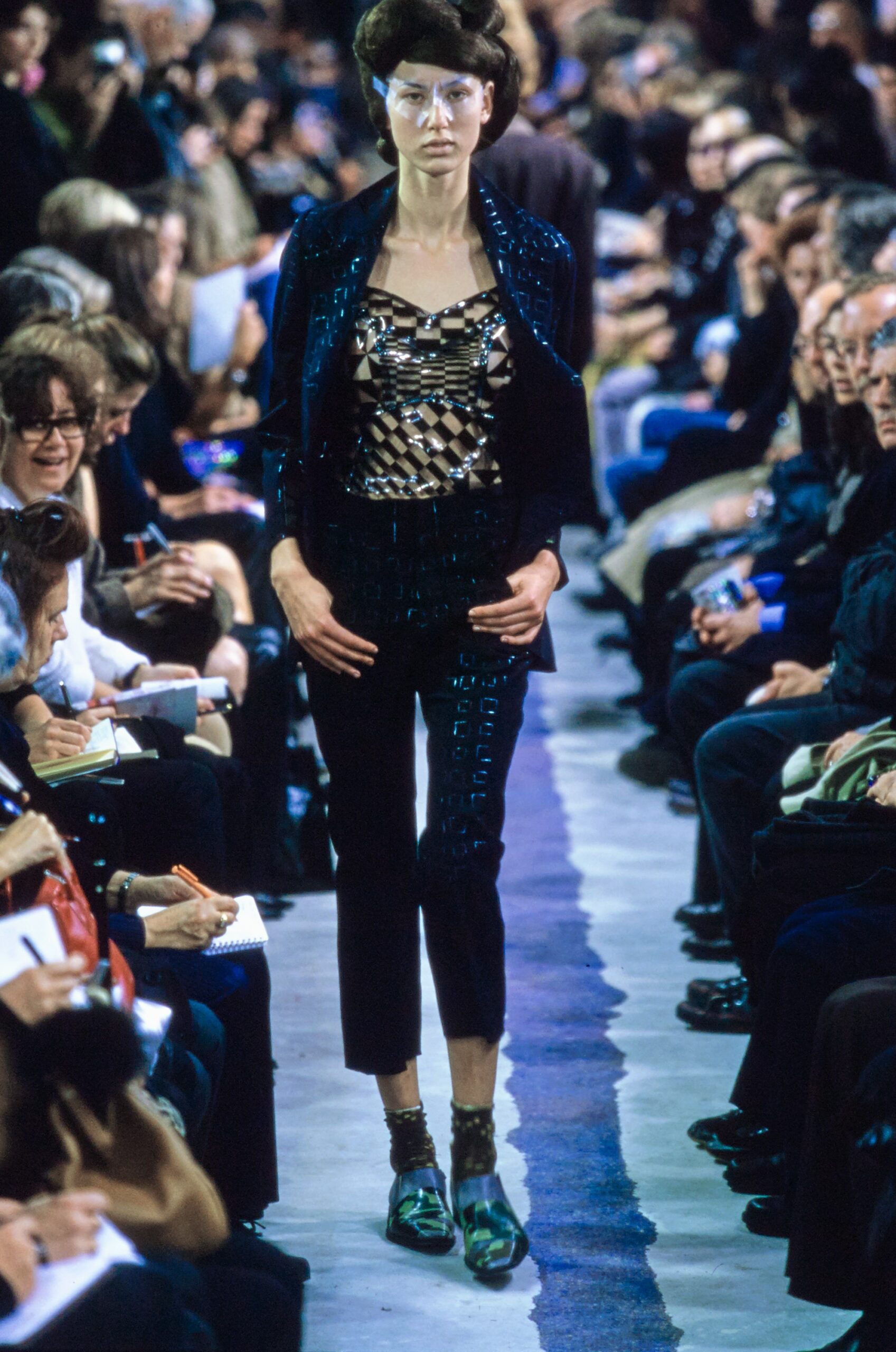 Comme des Garçons S/S 01 Look 40