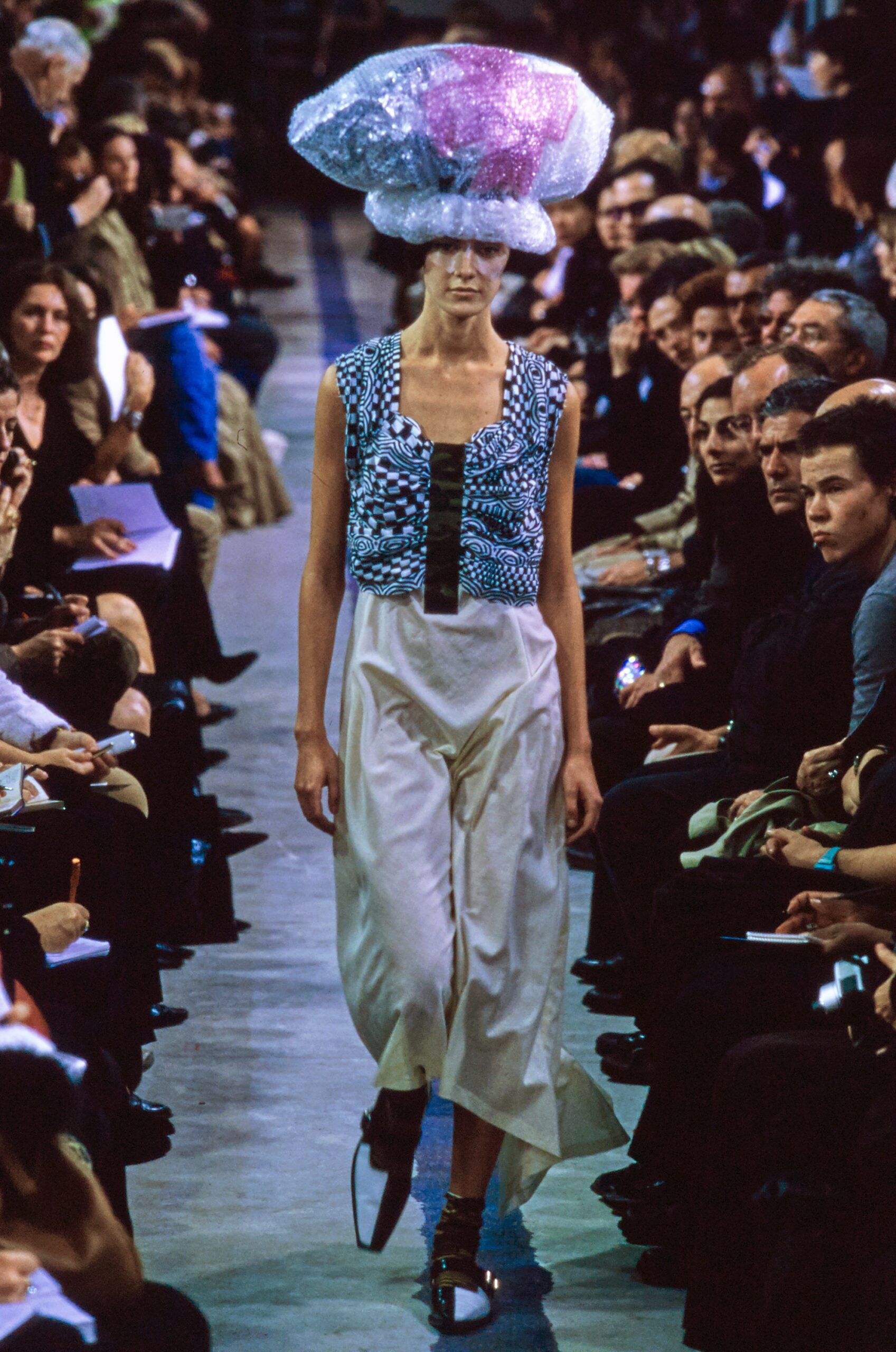 Comme des Garçons S/S 01 Look 79