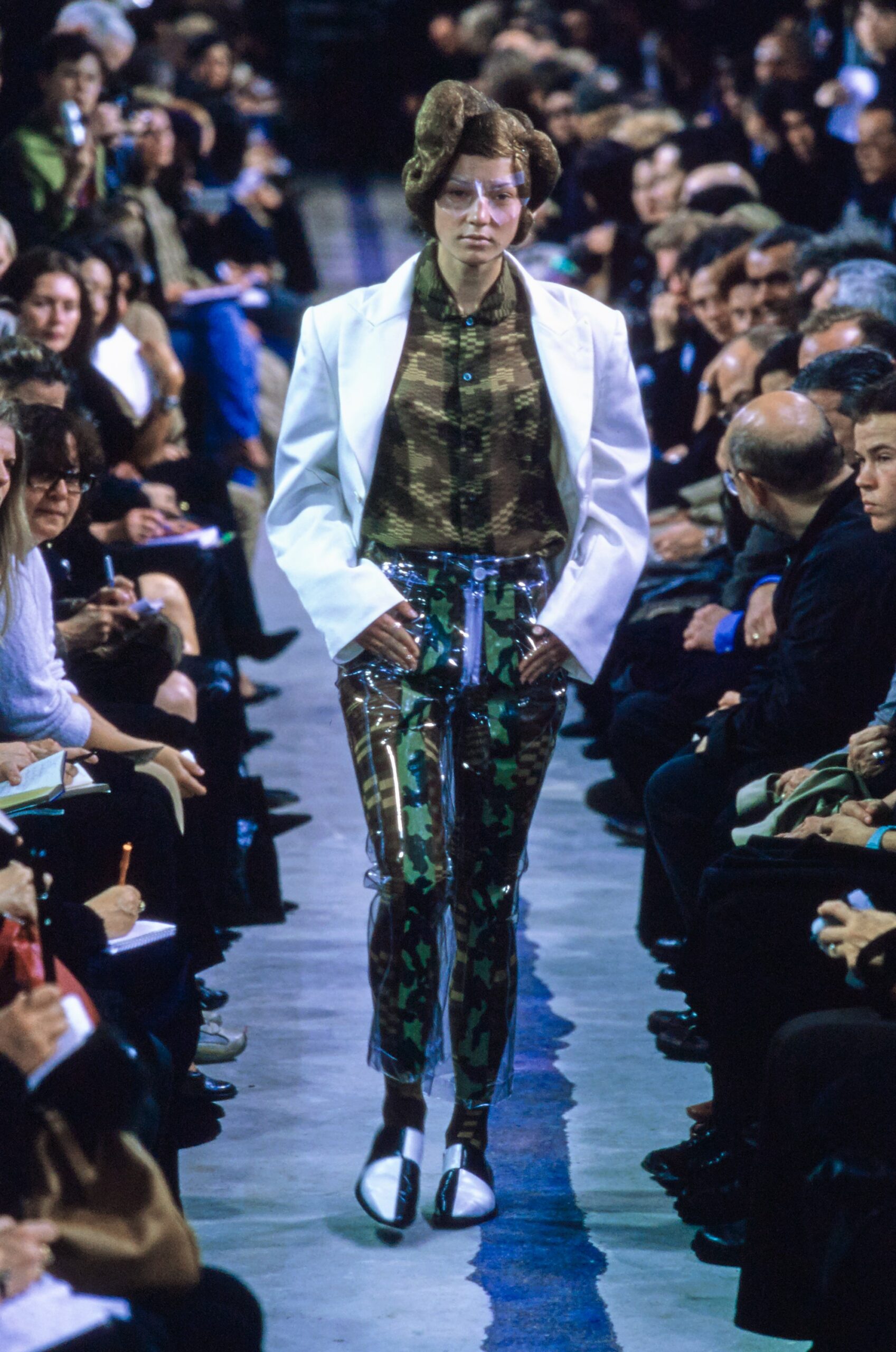 Comme des Garçons S/S 01 Look 146