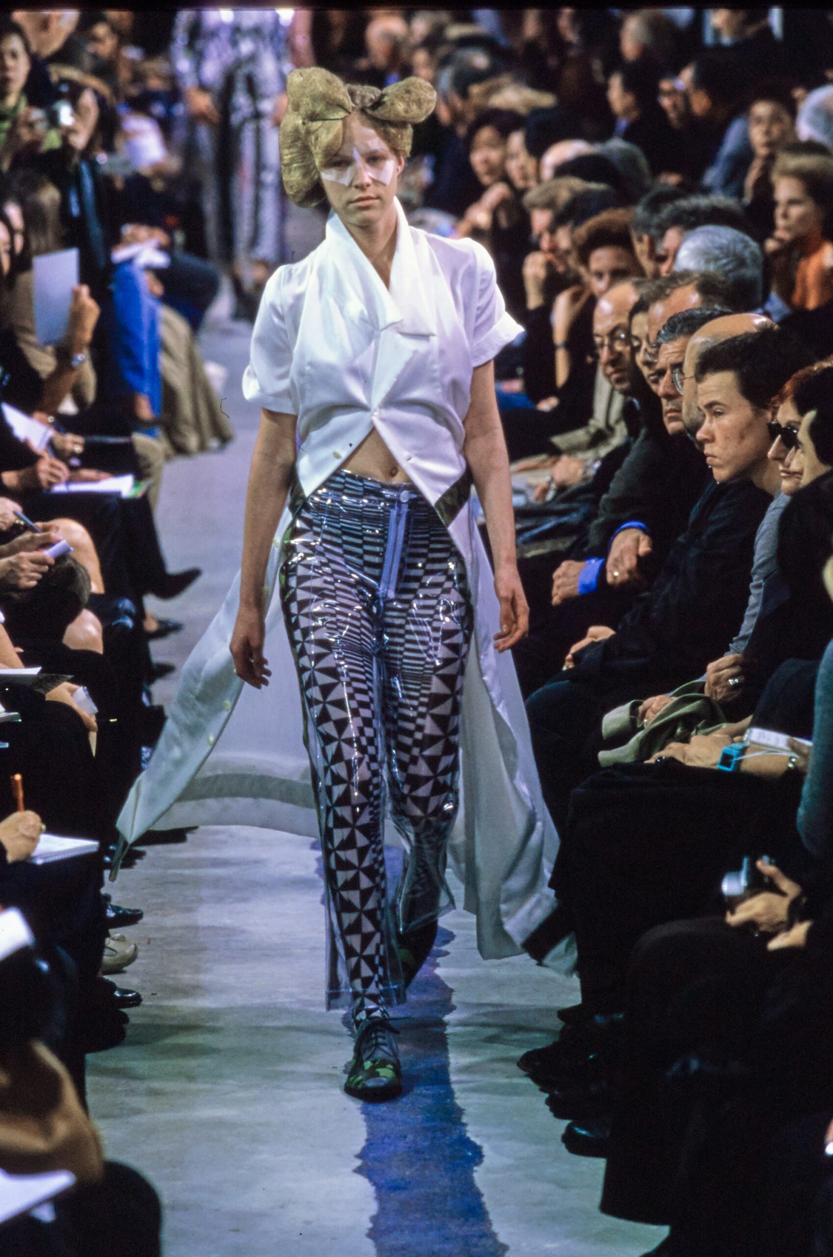Comme des Garçons S/S 01 Look 186