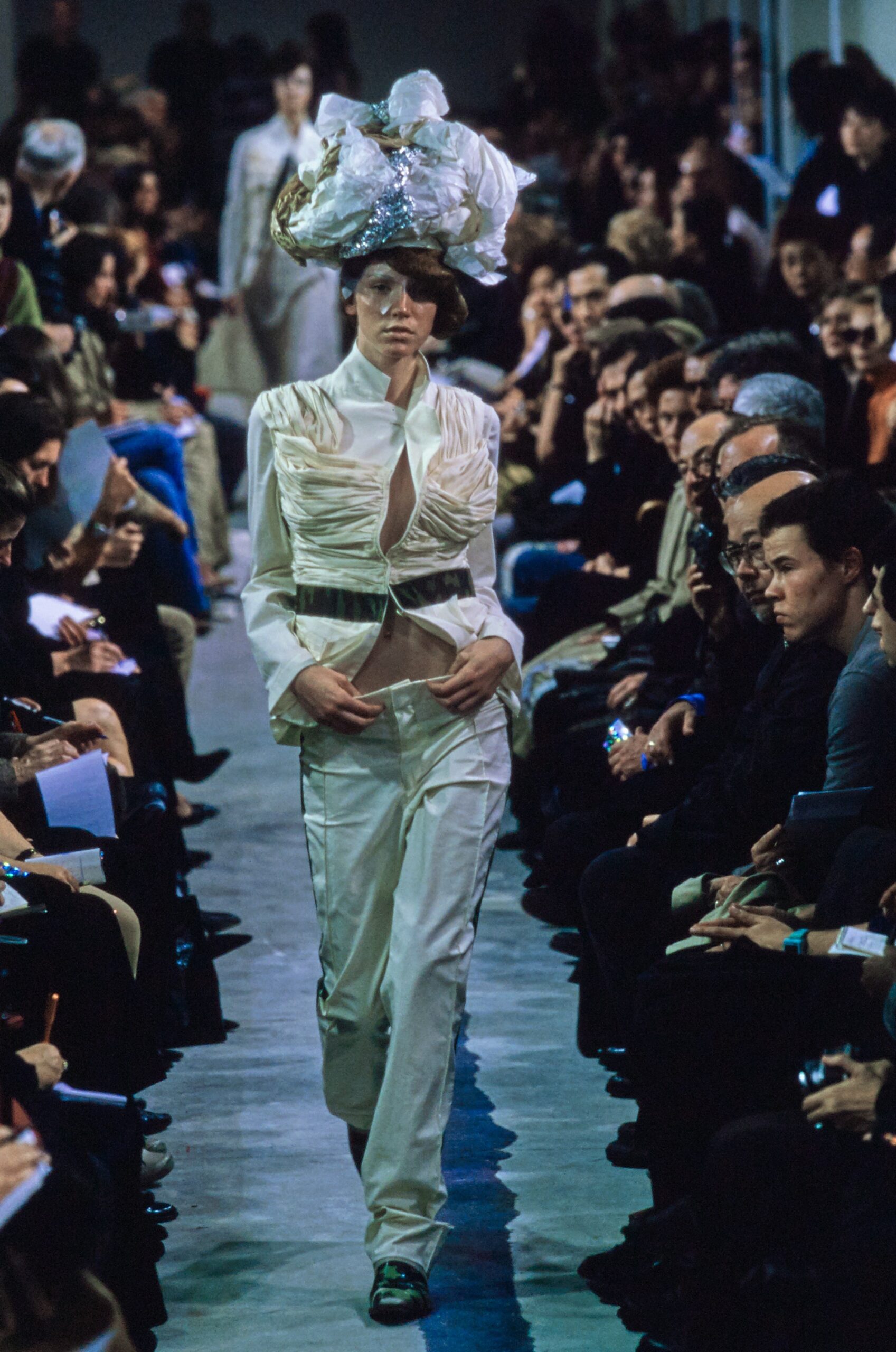 Comme des Garçons S/S 01 Look 279
