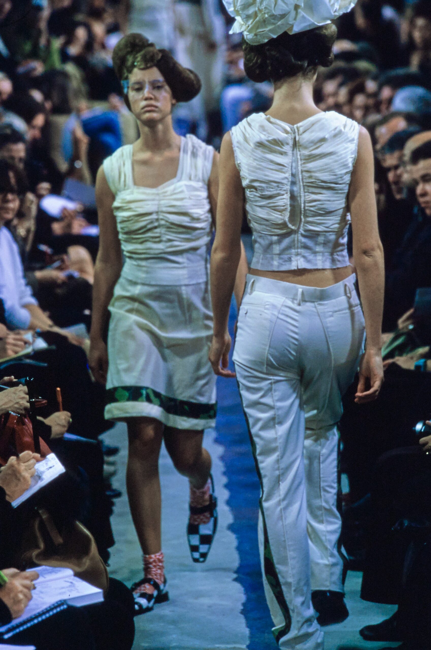 Comme des Garçons S/S 01 Look 312