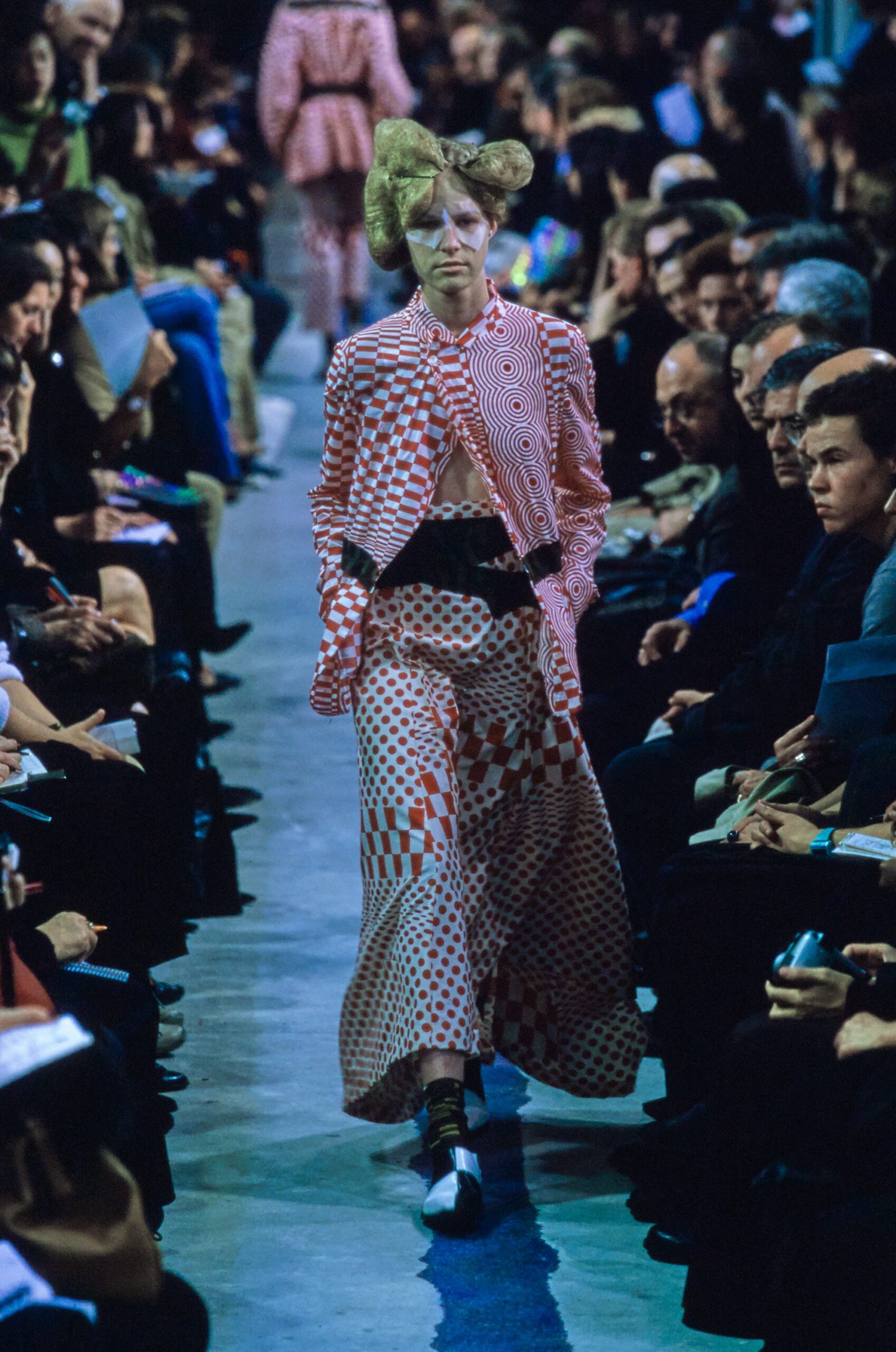 Comme des Garçons S/S 01 Look 356