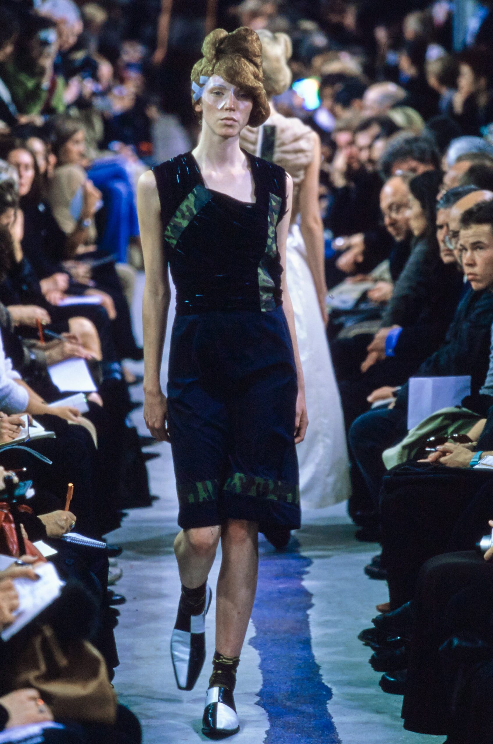 Comme des Garçons S/S 01 Look 423
