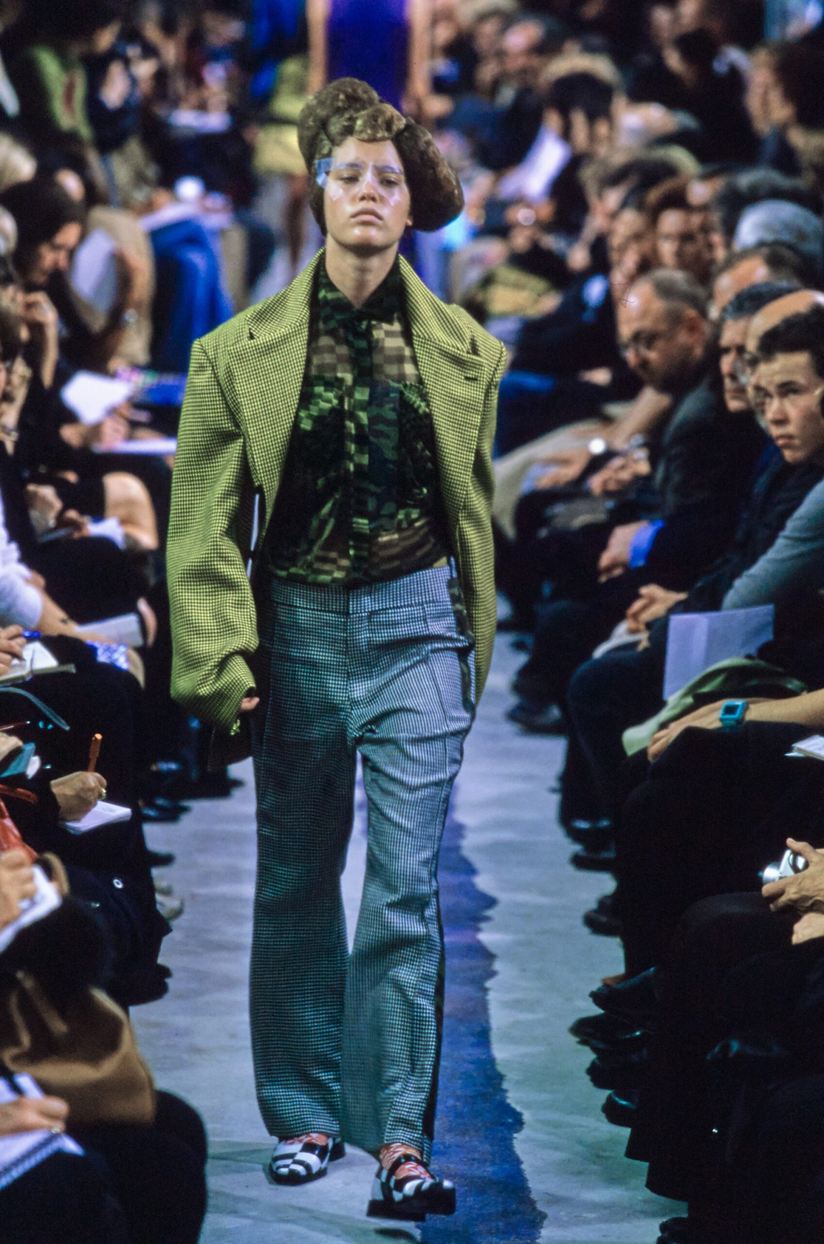 Comme des Garçons S/S 01 Look 476