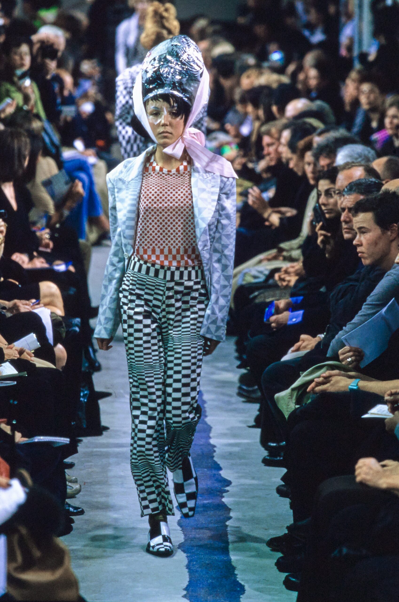 Comme des Garçons S/S 01 Look 643