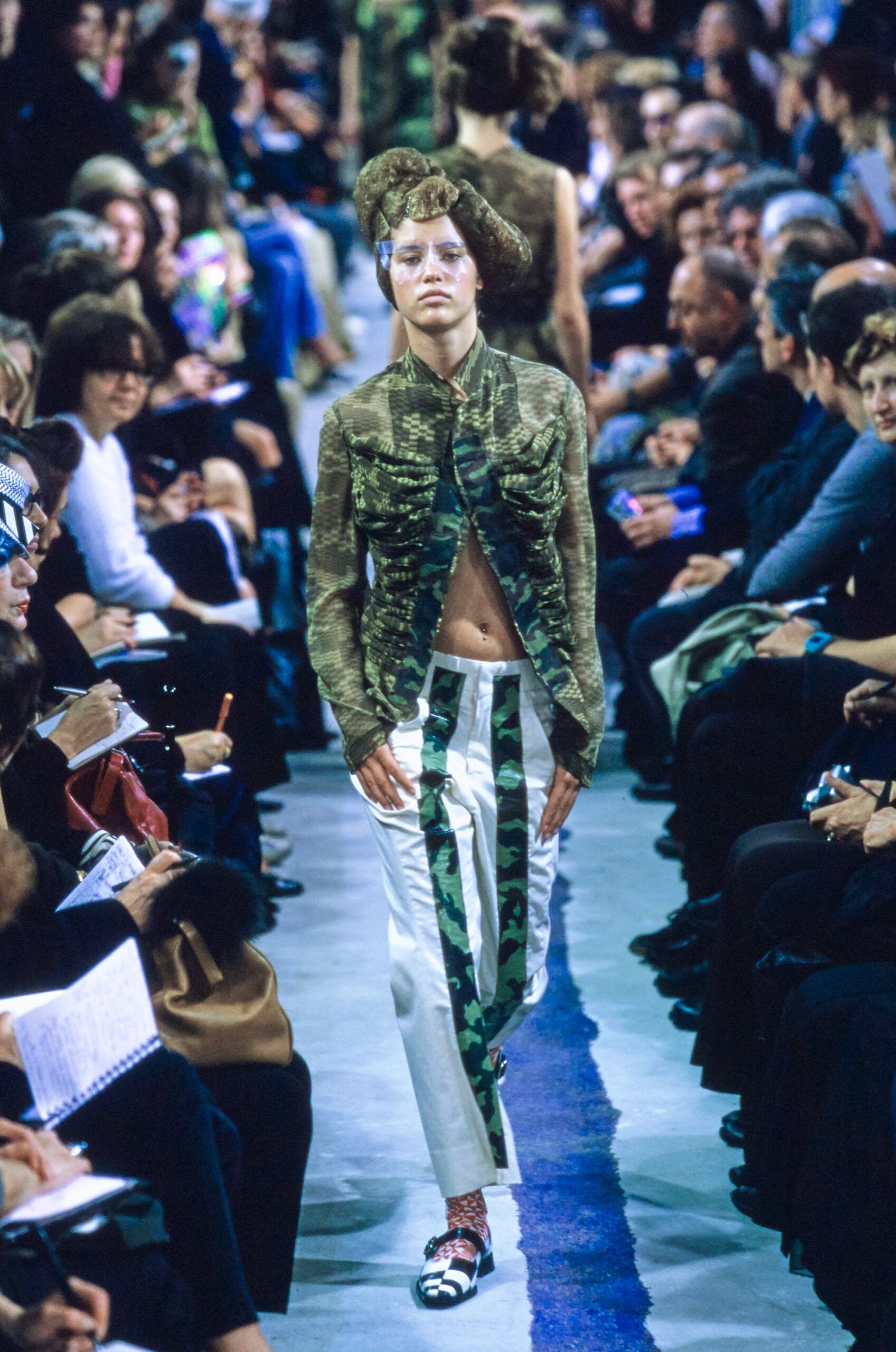 Comme des Garçons S/S 01 Look 702