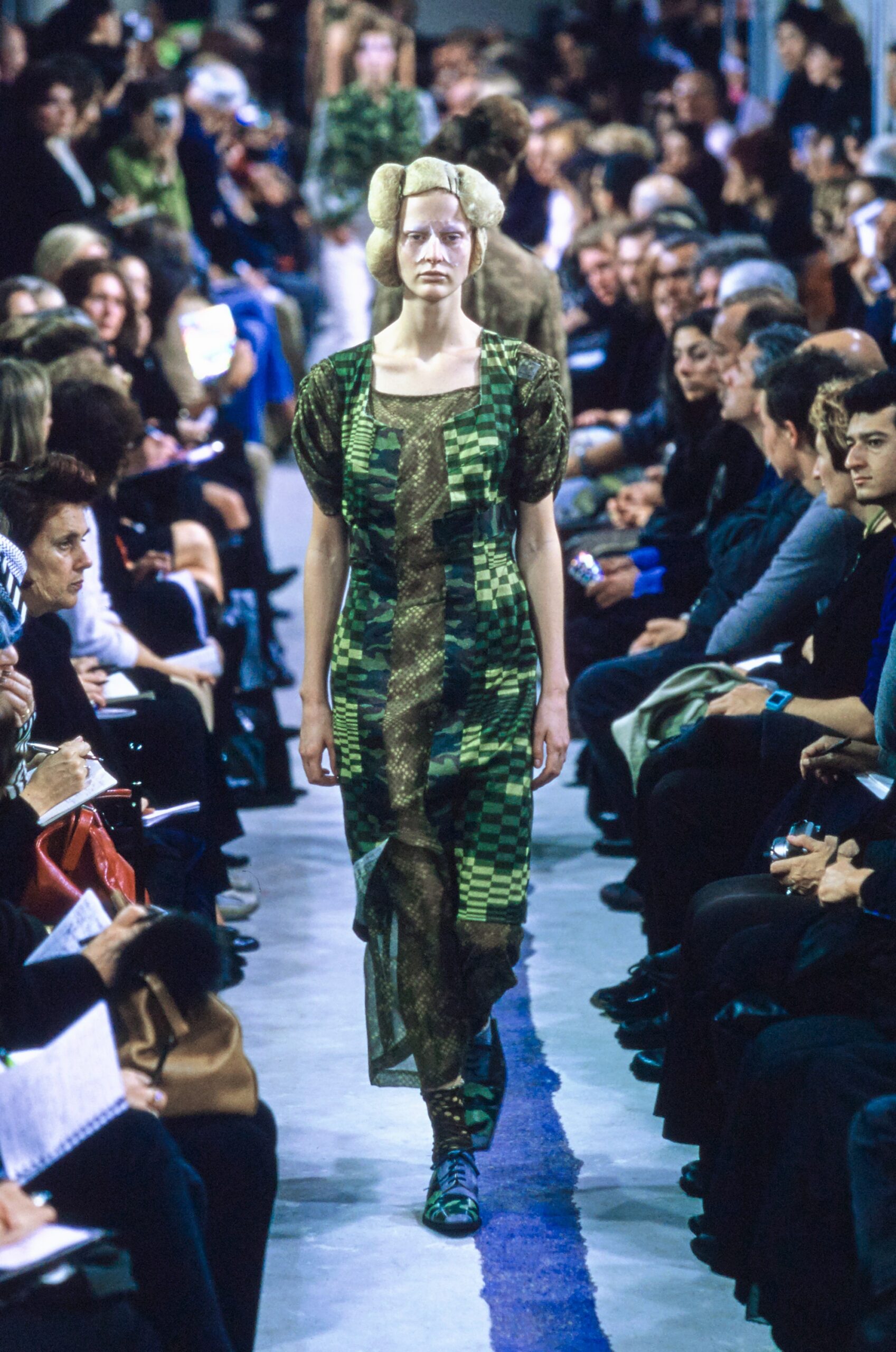 Comme des Garçons S/S 01 Look 718