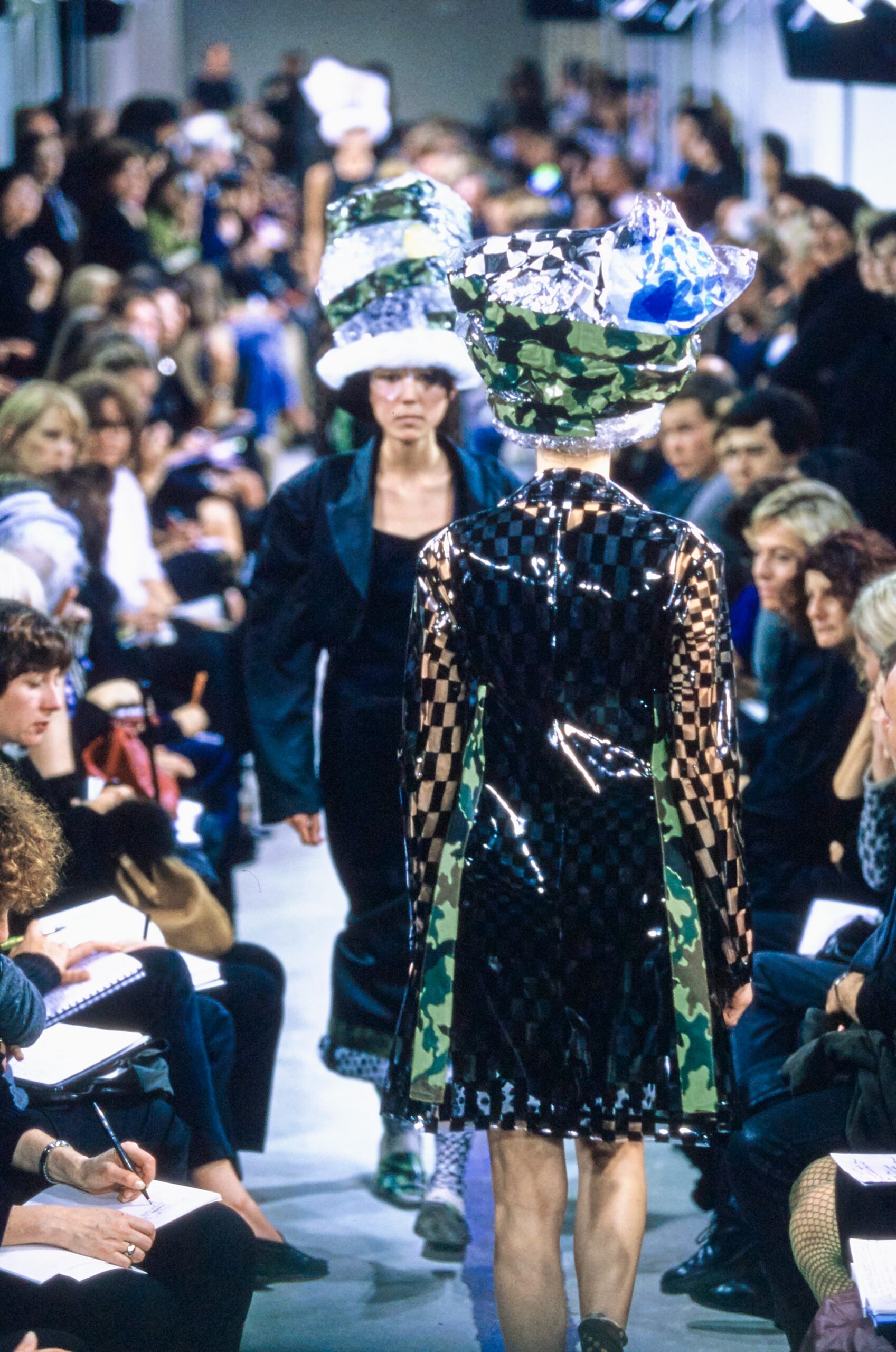 Comme des Garçons S/S 01 Look 779