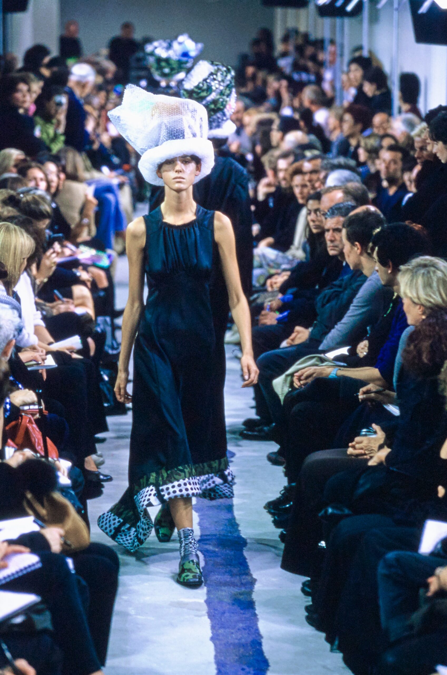 Comme des Garçons S/S 01 Look 806