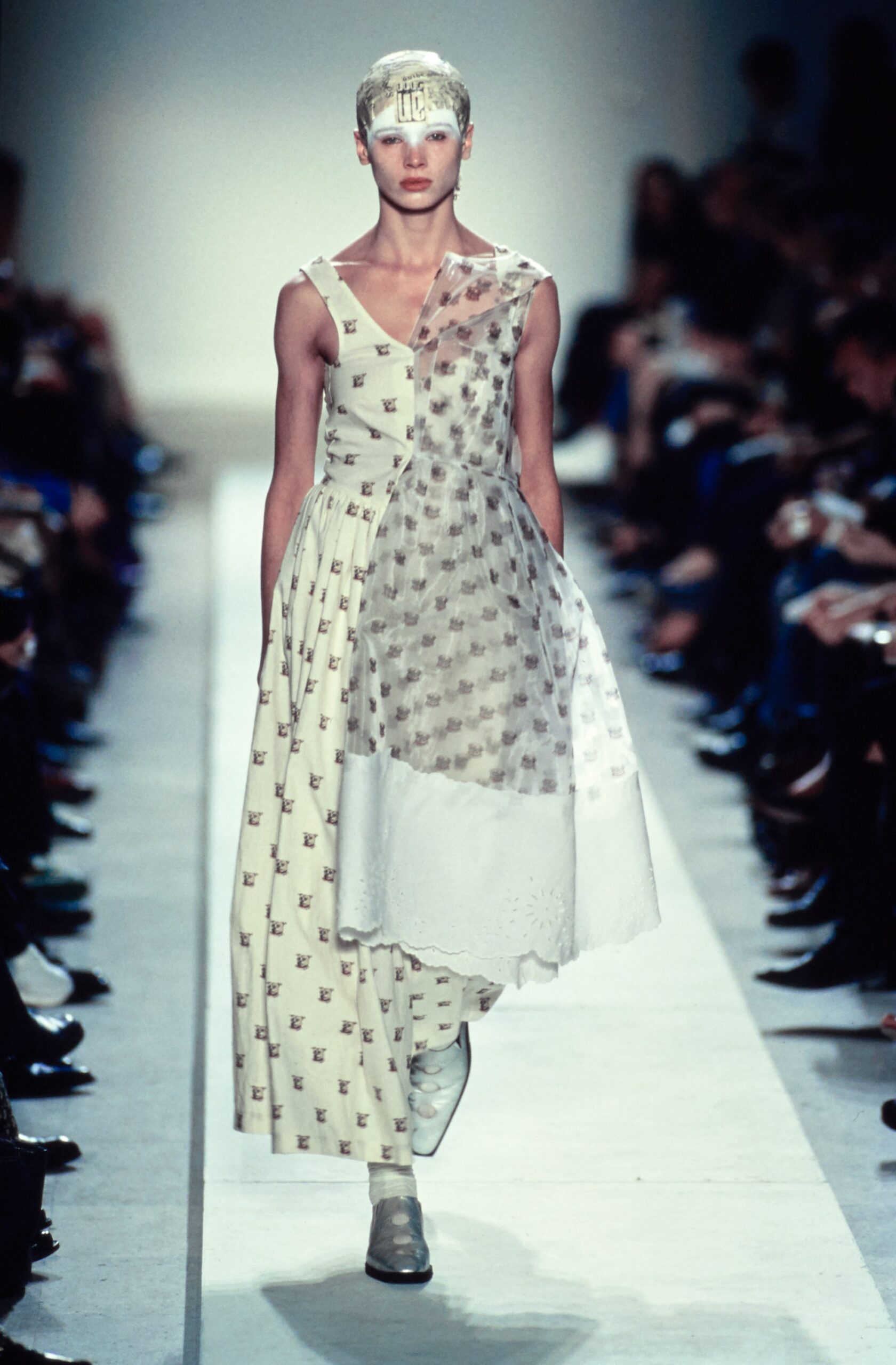 Comme des Garçons S/S 02 Look 37
