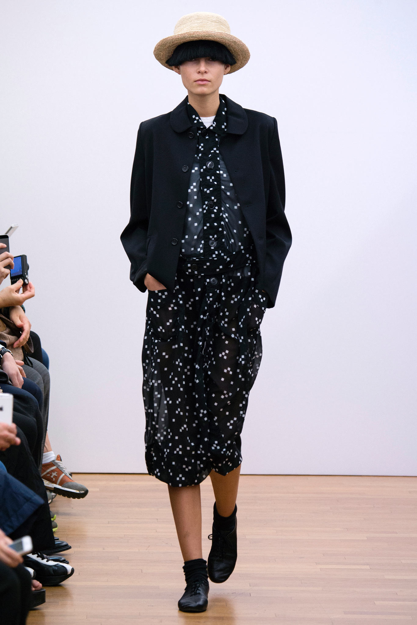 Comme des Garçons Comme des Garçons S/S 15 Look 102