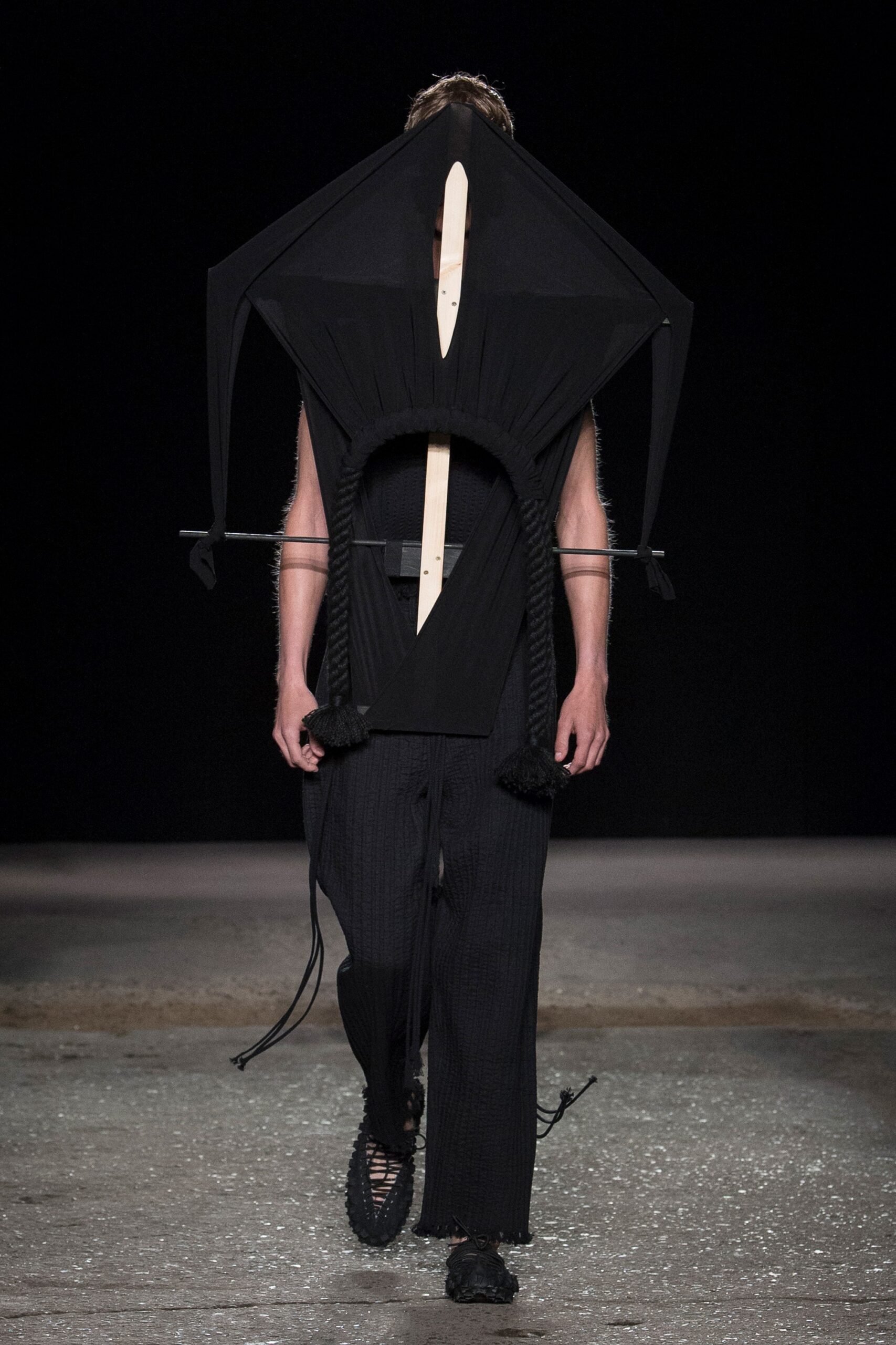 Craig Green S/S 18 Menswear Look 50
