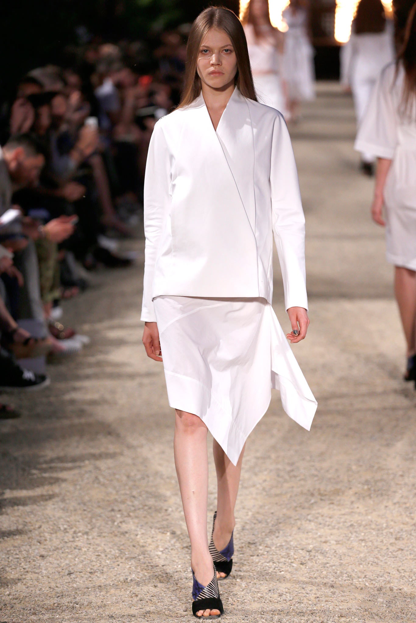 Damir Doma Resort 14 Look 17