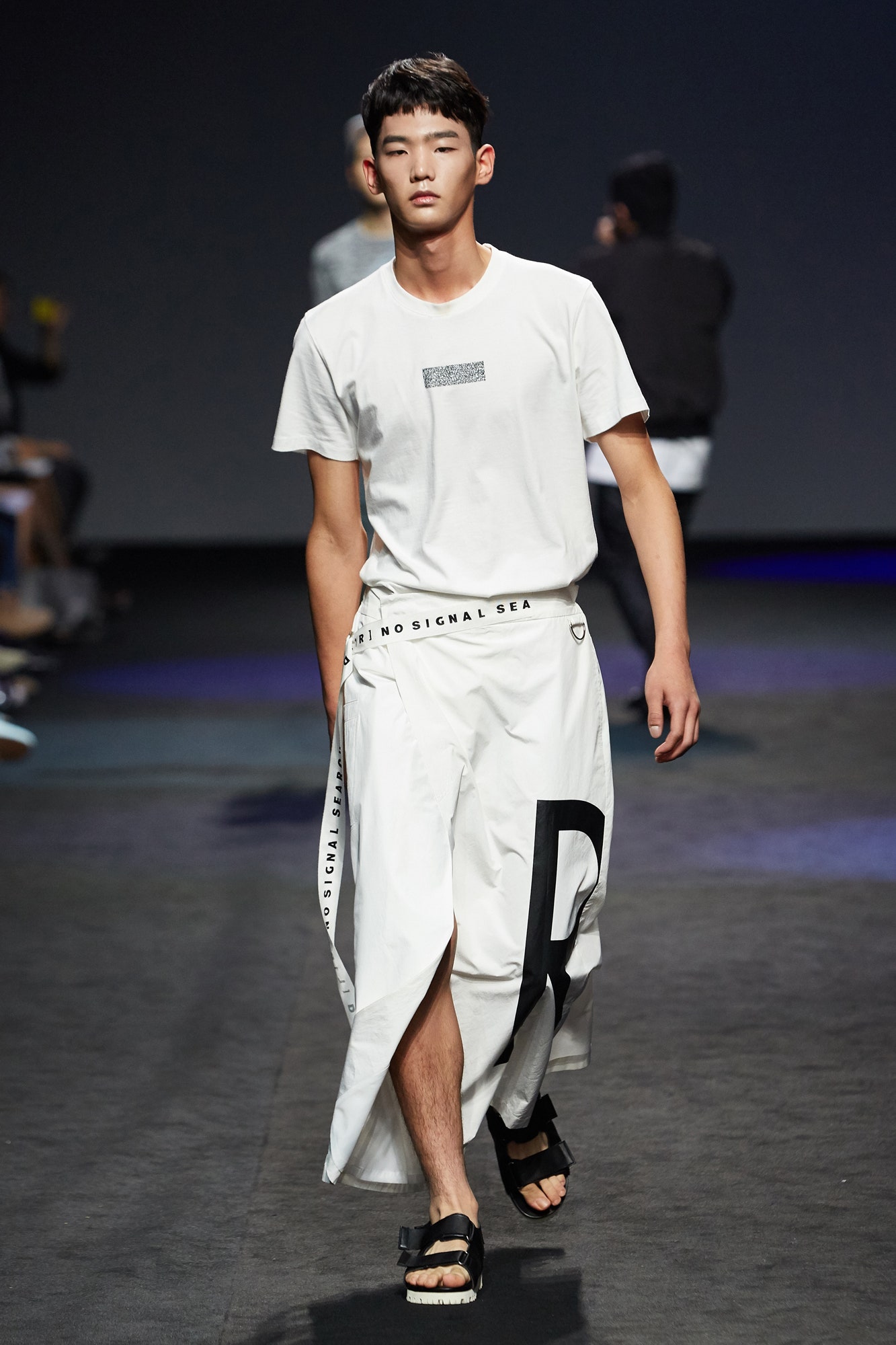 D.Gnak Seoul S/S 16 Look 22