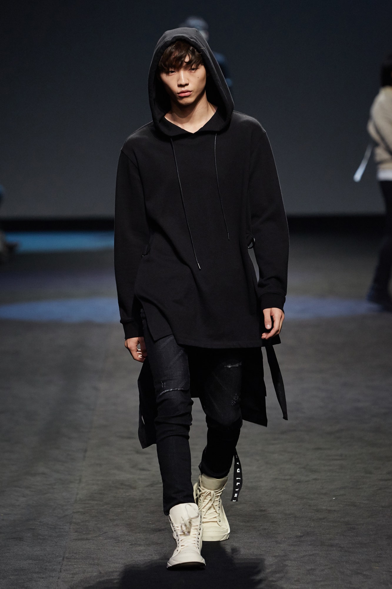 D.Gnak Seoul S/S 16 Look 34