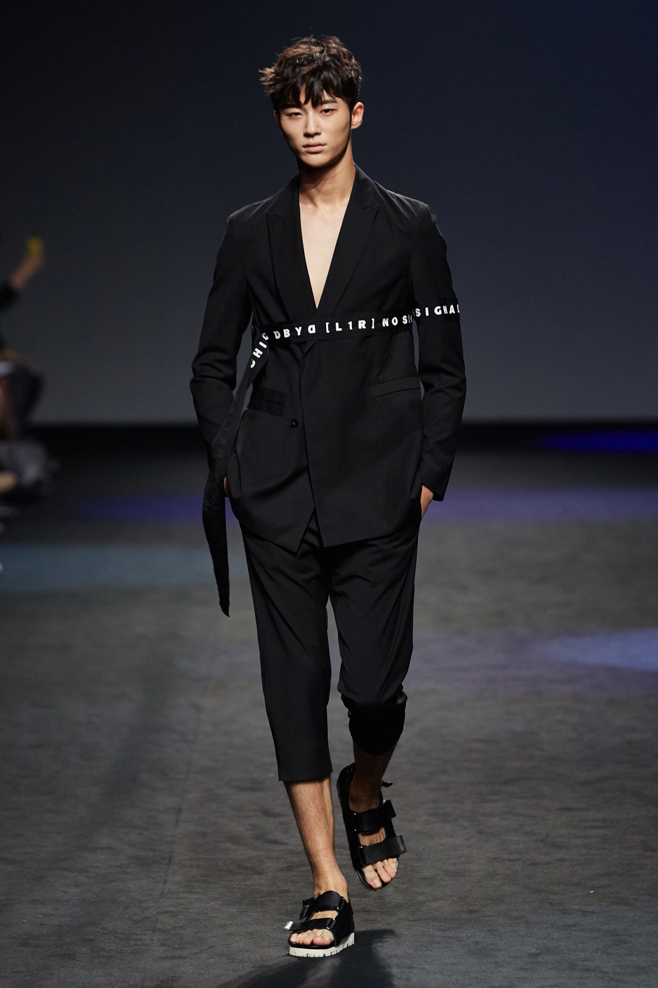 D.Gnak Seoul S/S 16 Look 36