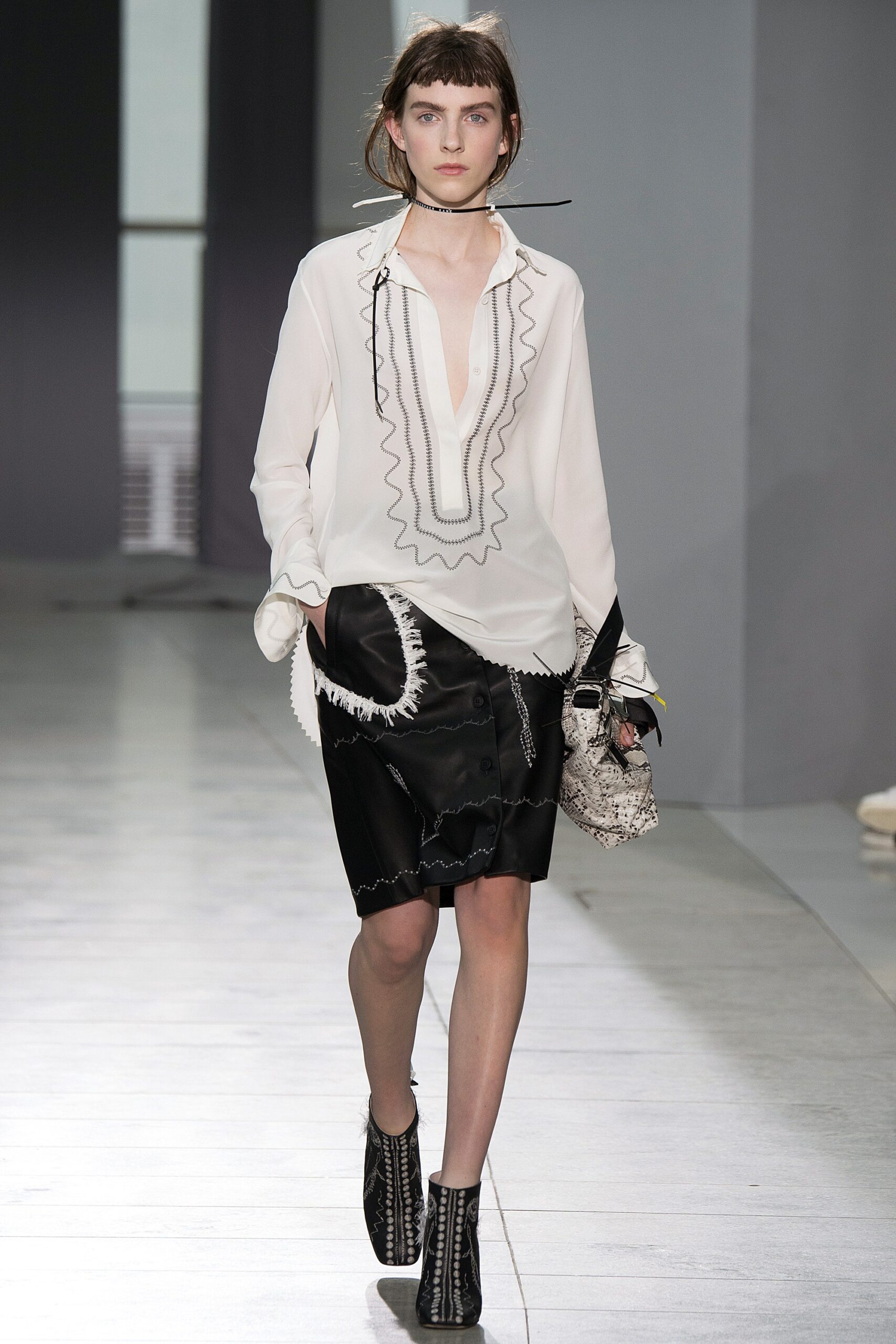Christopher Kane S/S 16 Look 303