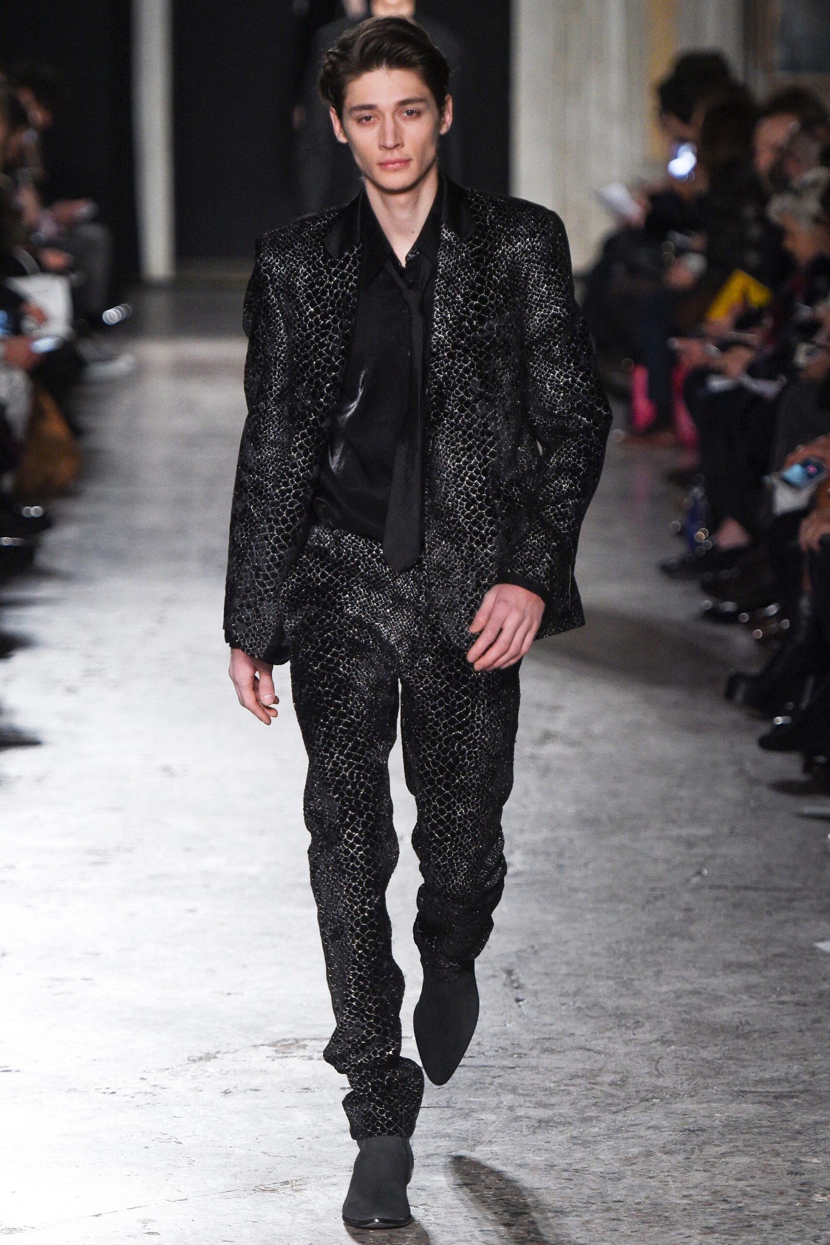 Costume National F/W 16 Menswear Look 290