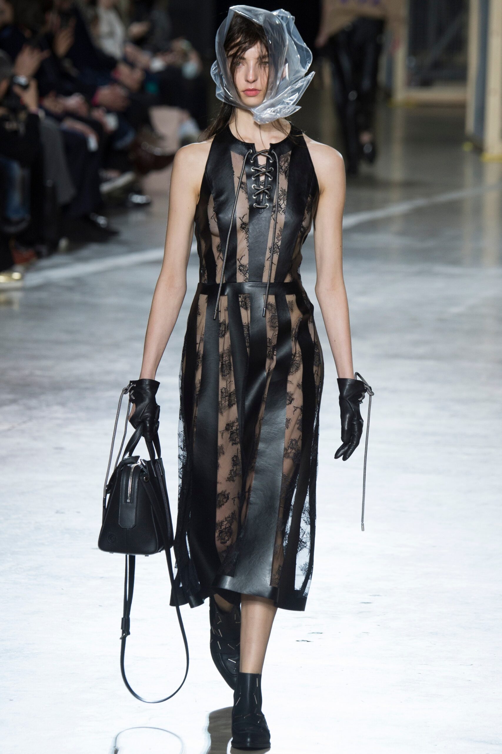 Christopher Kane F/W 16 Look 34