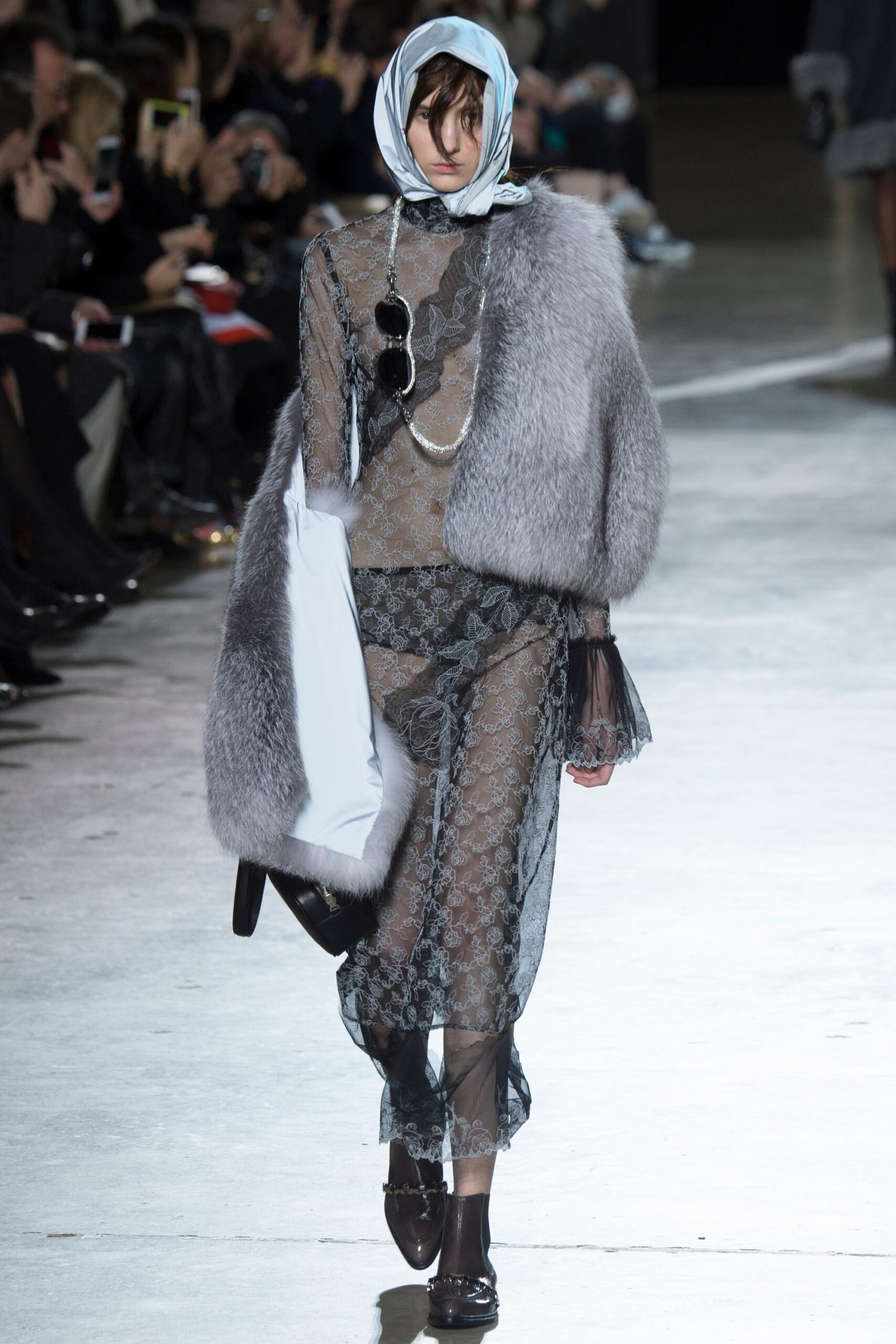 Christopher Kane F/W 16 Look 133