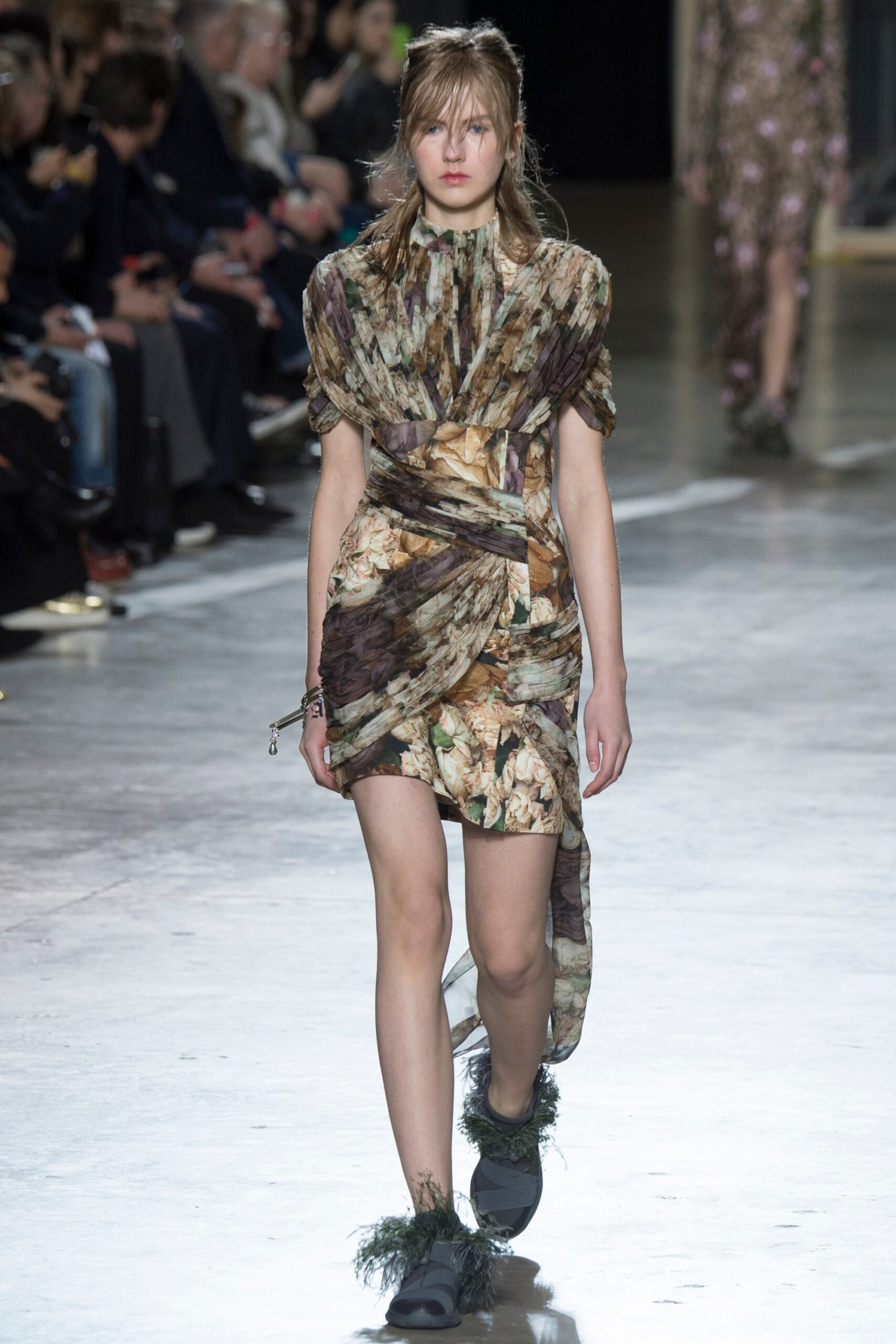 Christopher Kane F/W 16 Look 231