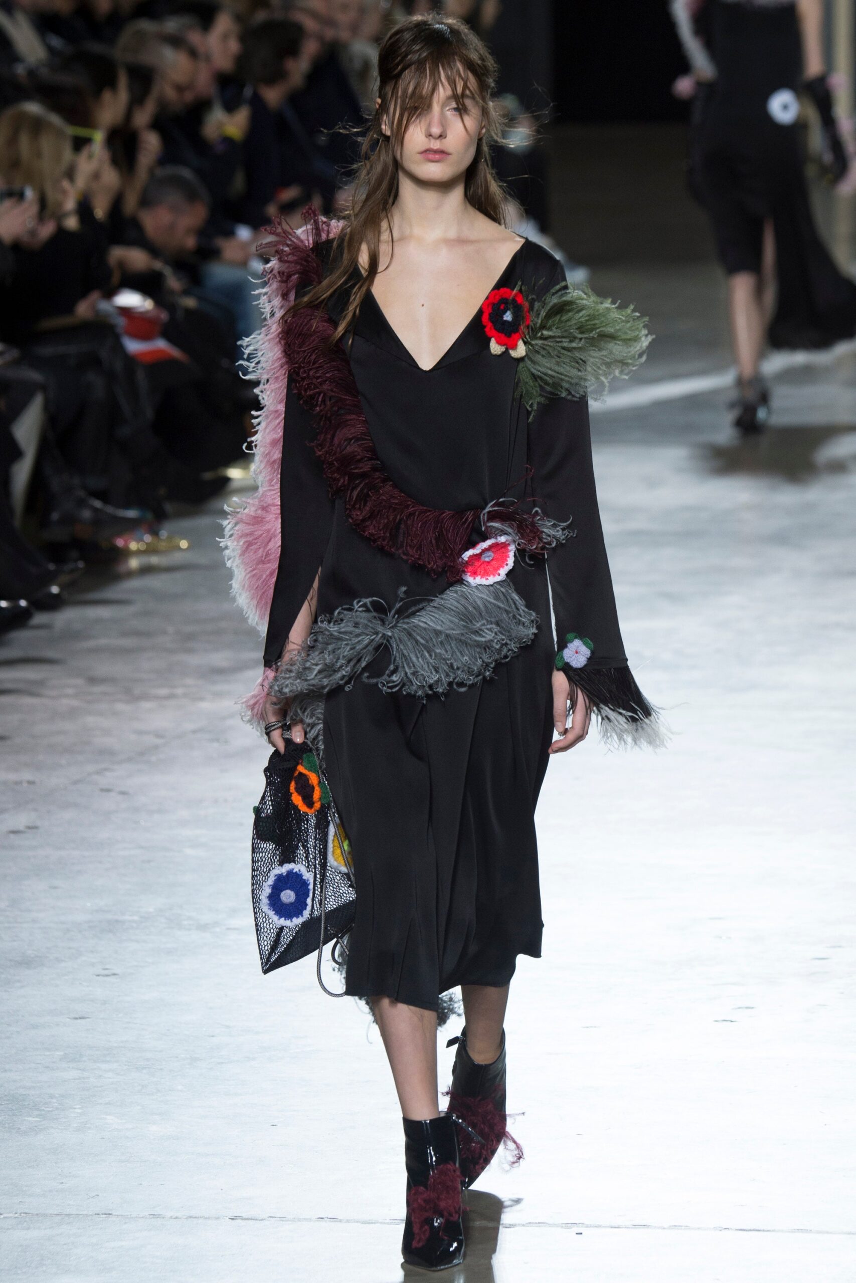 Christopher Kane F/W 16 Look 379