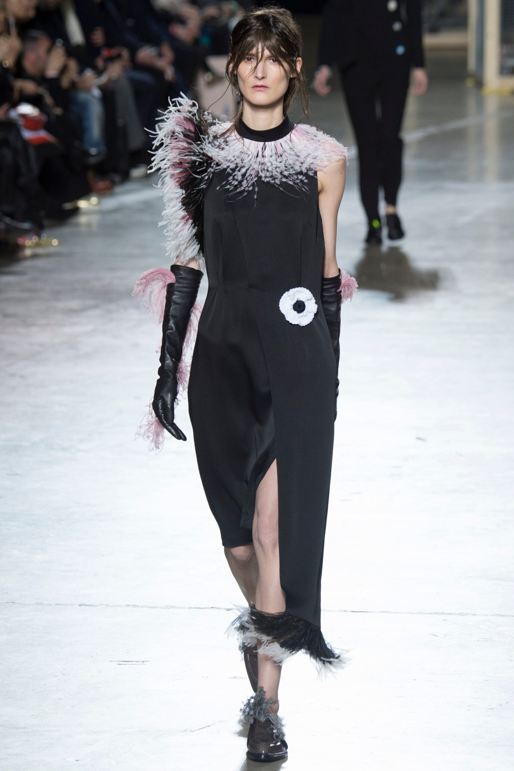 Christopher Kane F/W 16 Look 384