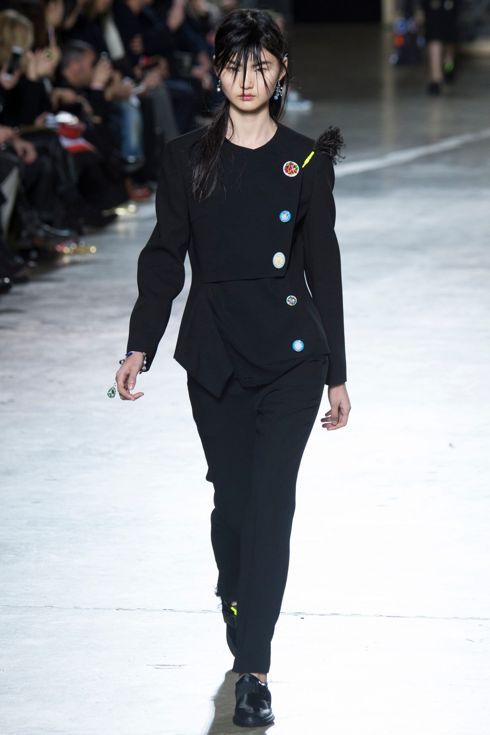 Christopher Kane F/W 16 Look 399
