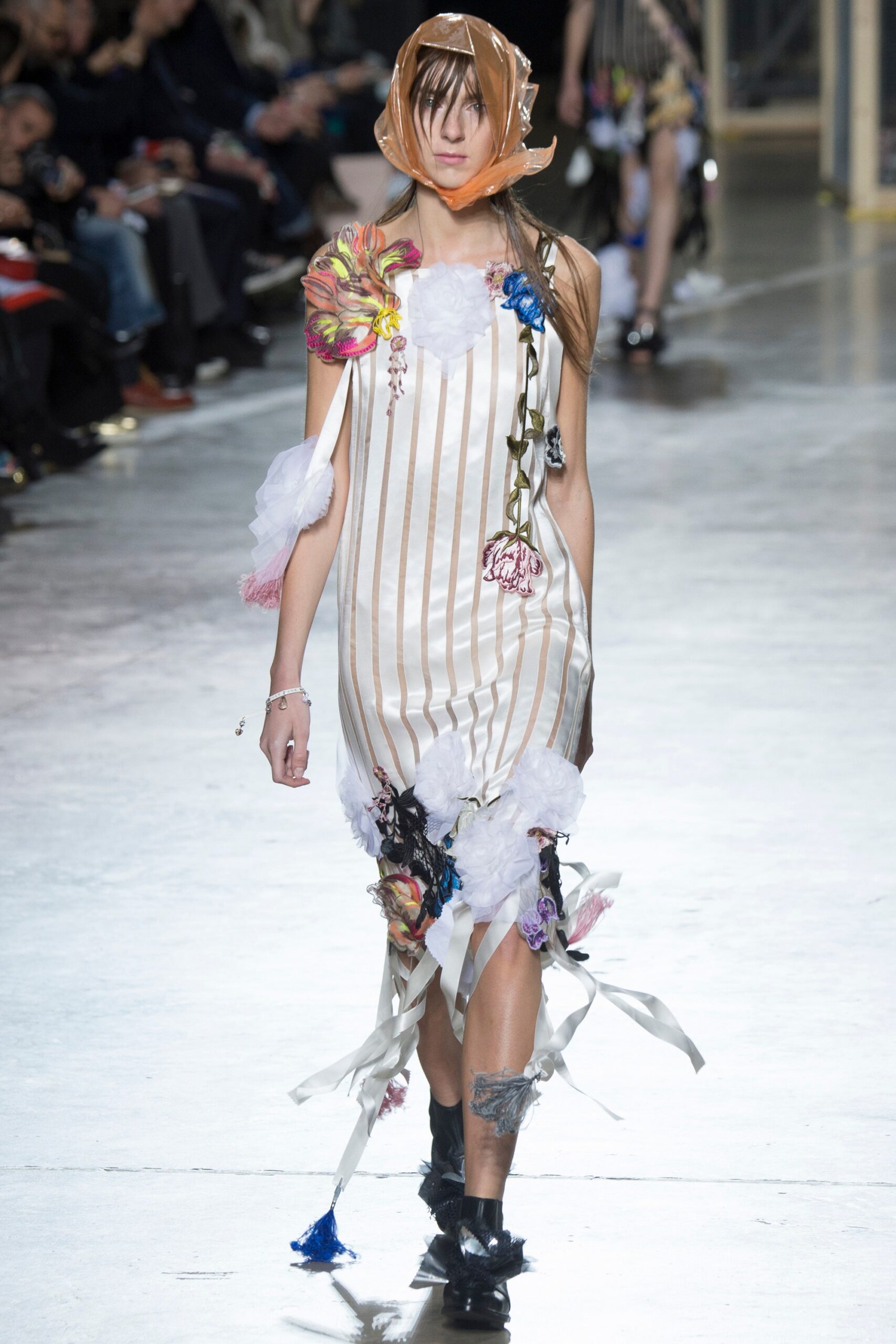 Christopher Kane F/W 16 Look 527