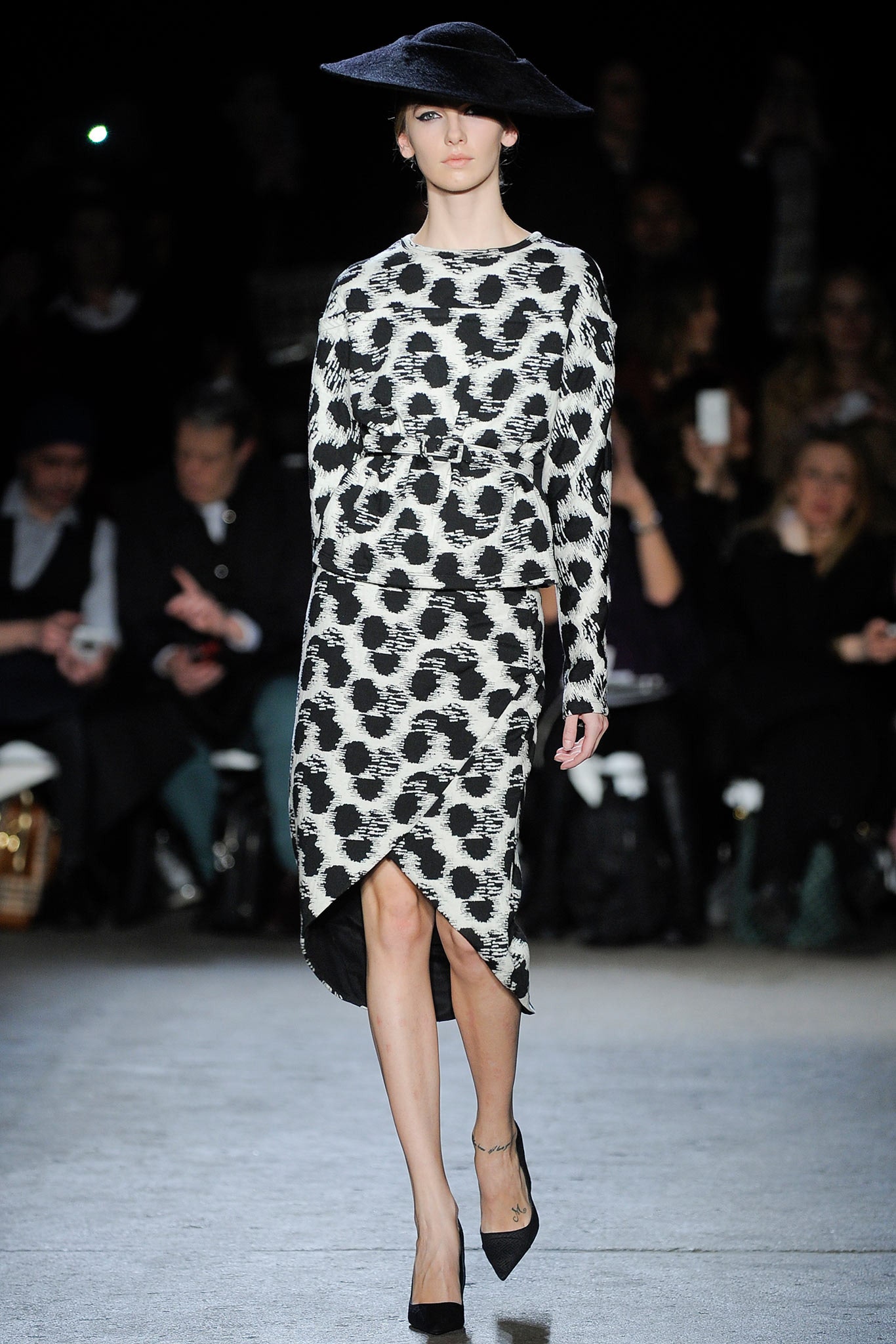 Christian Siriano F/W 14 Look 39