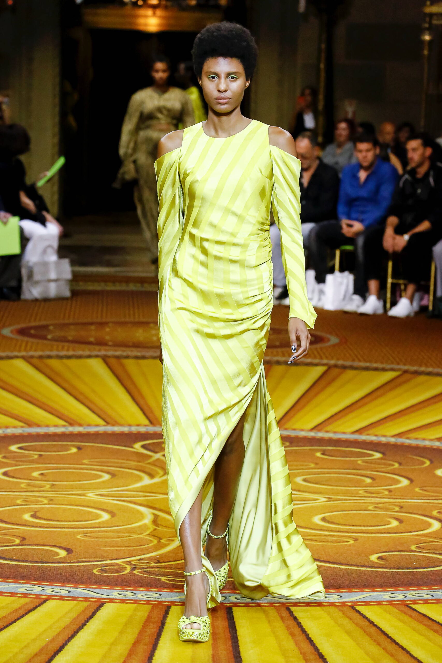 Christian Siriano S/S 19 Look 242