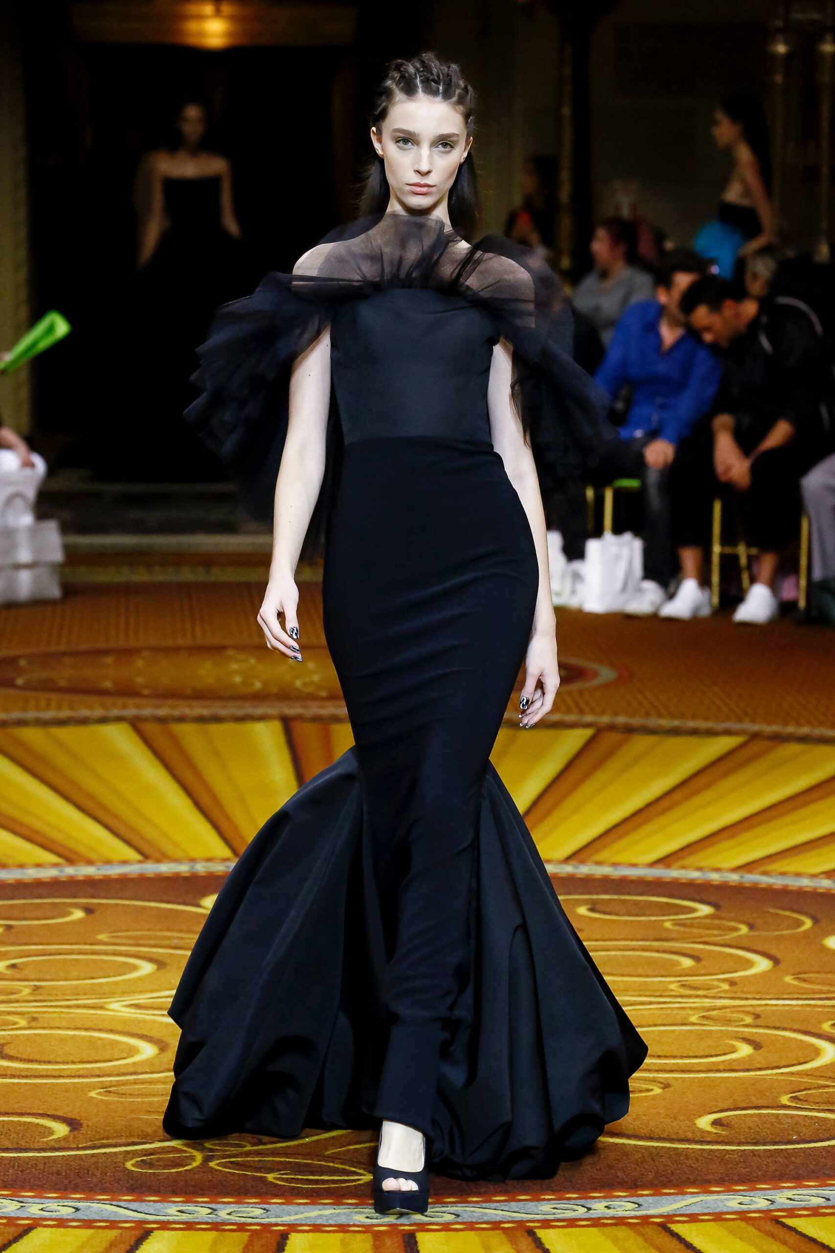Christian Siriano S/S 19 Look 855
