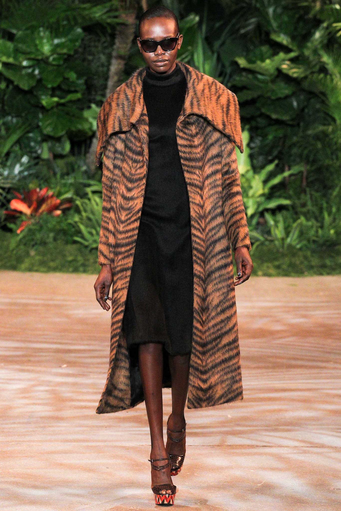 Christian Siriano F/W 15 Look 3