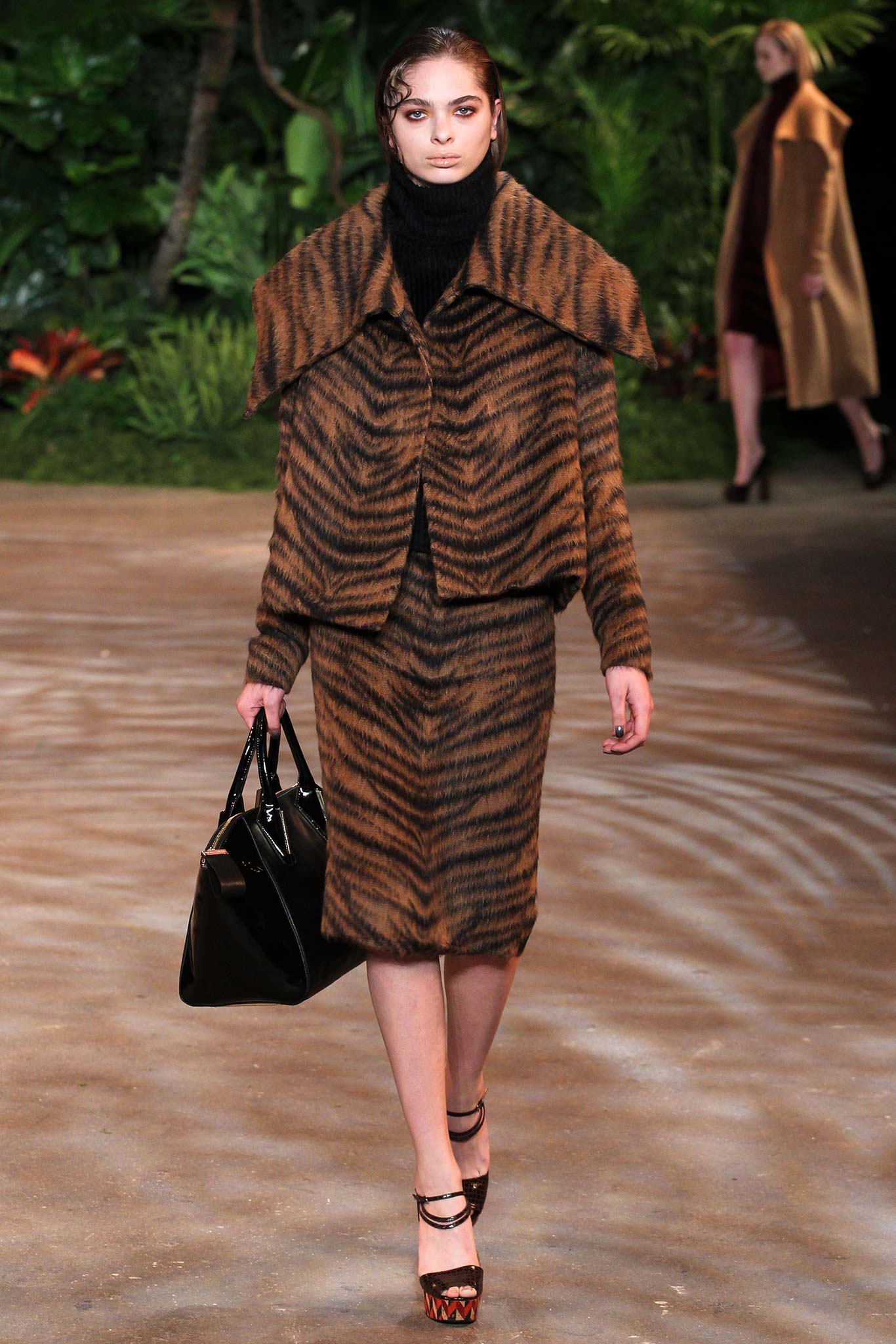 Christian Siriano F/W 15 Look 22
