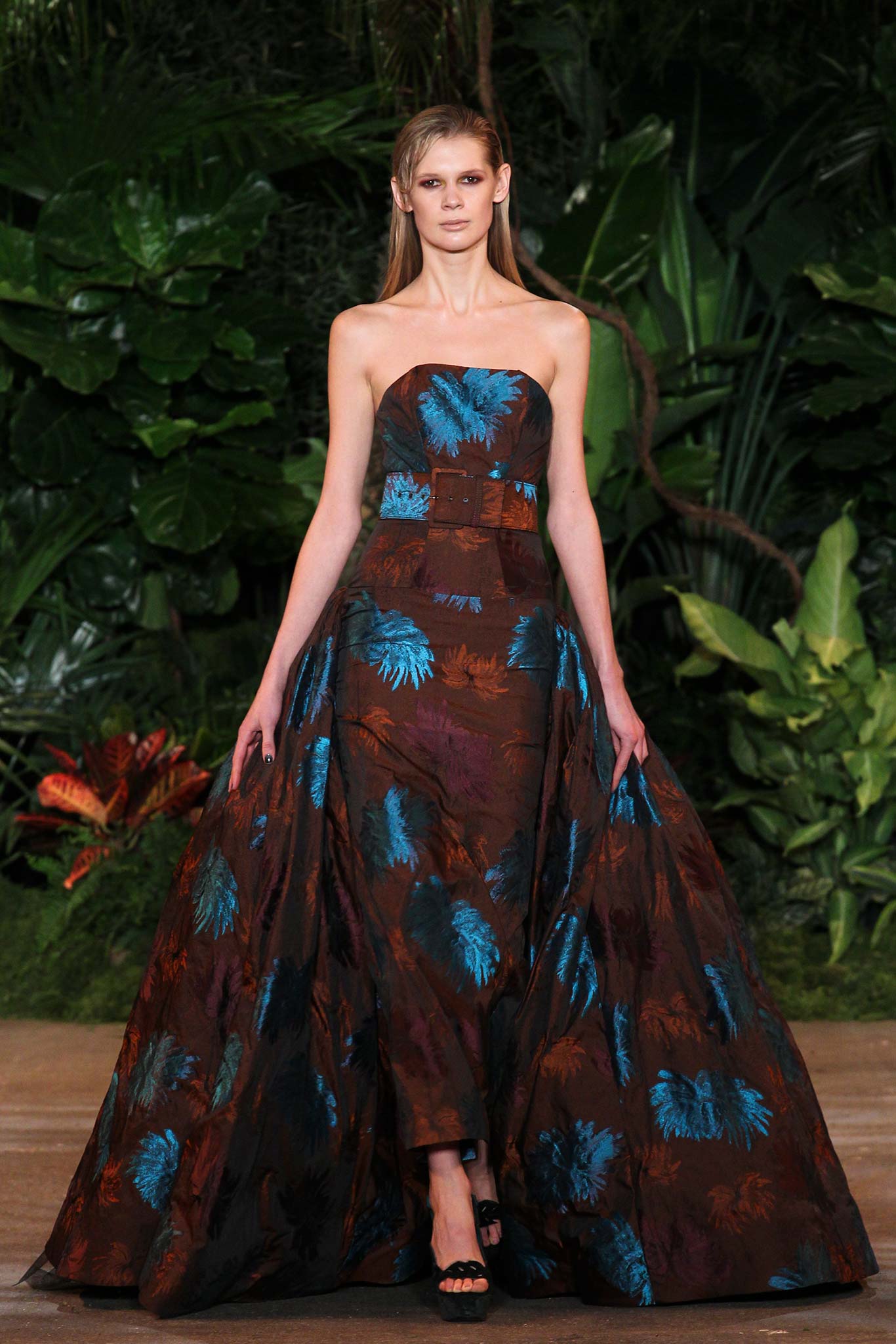 Christian Siriano F/W 15 Look 329